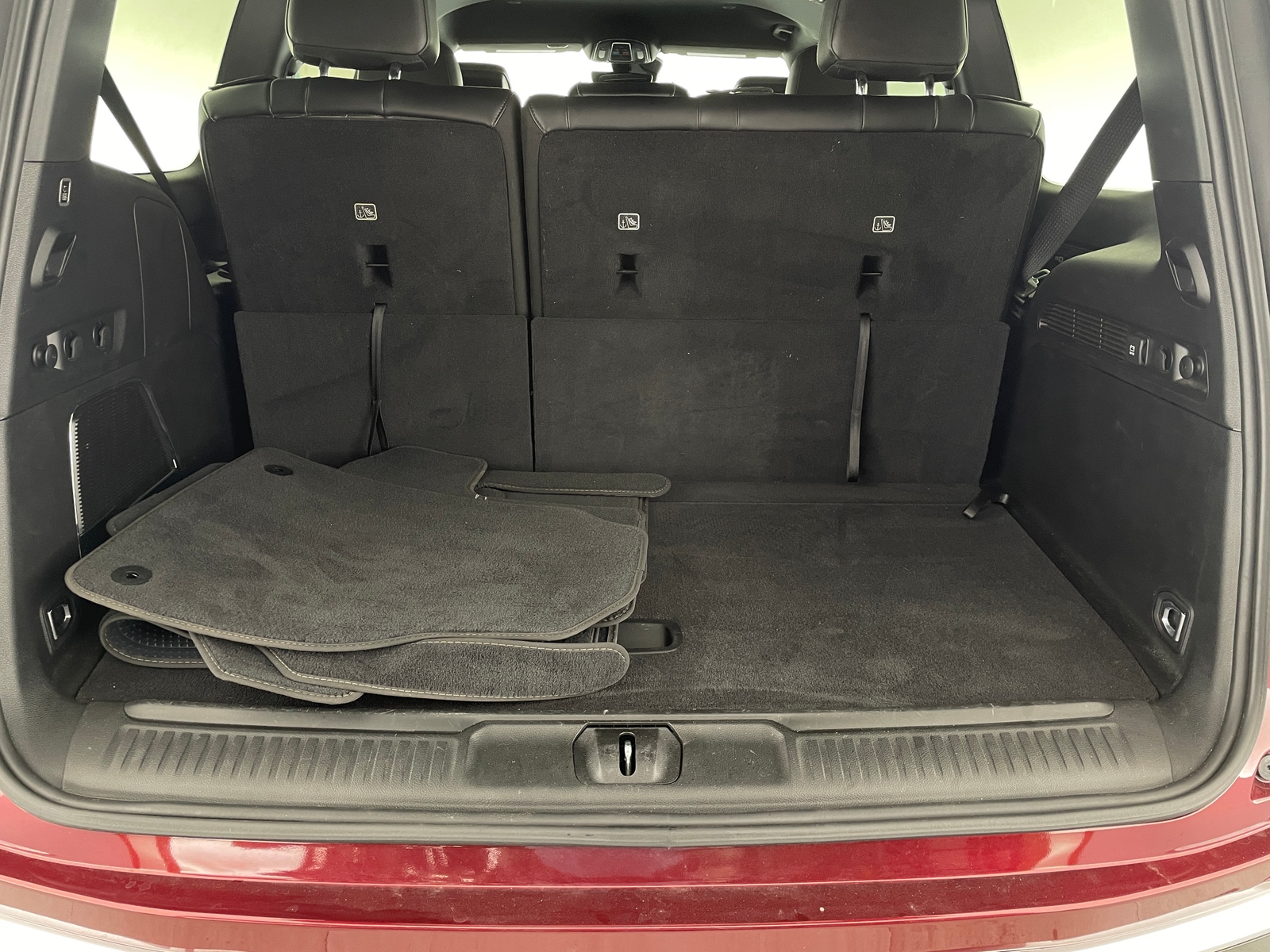 Thumbnail: 2022 Jeep Wagoneer - 6