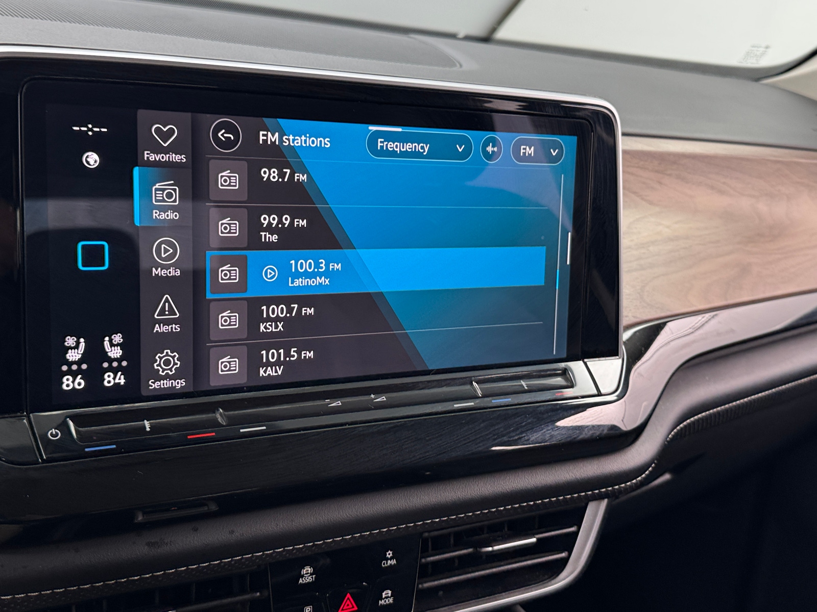 Thumbnail: 2025 Volkswagen Atlas - 3