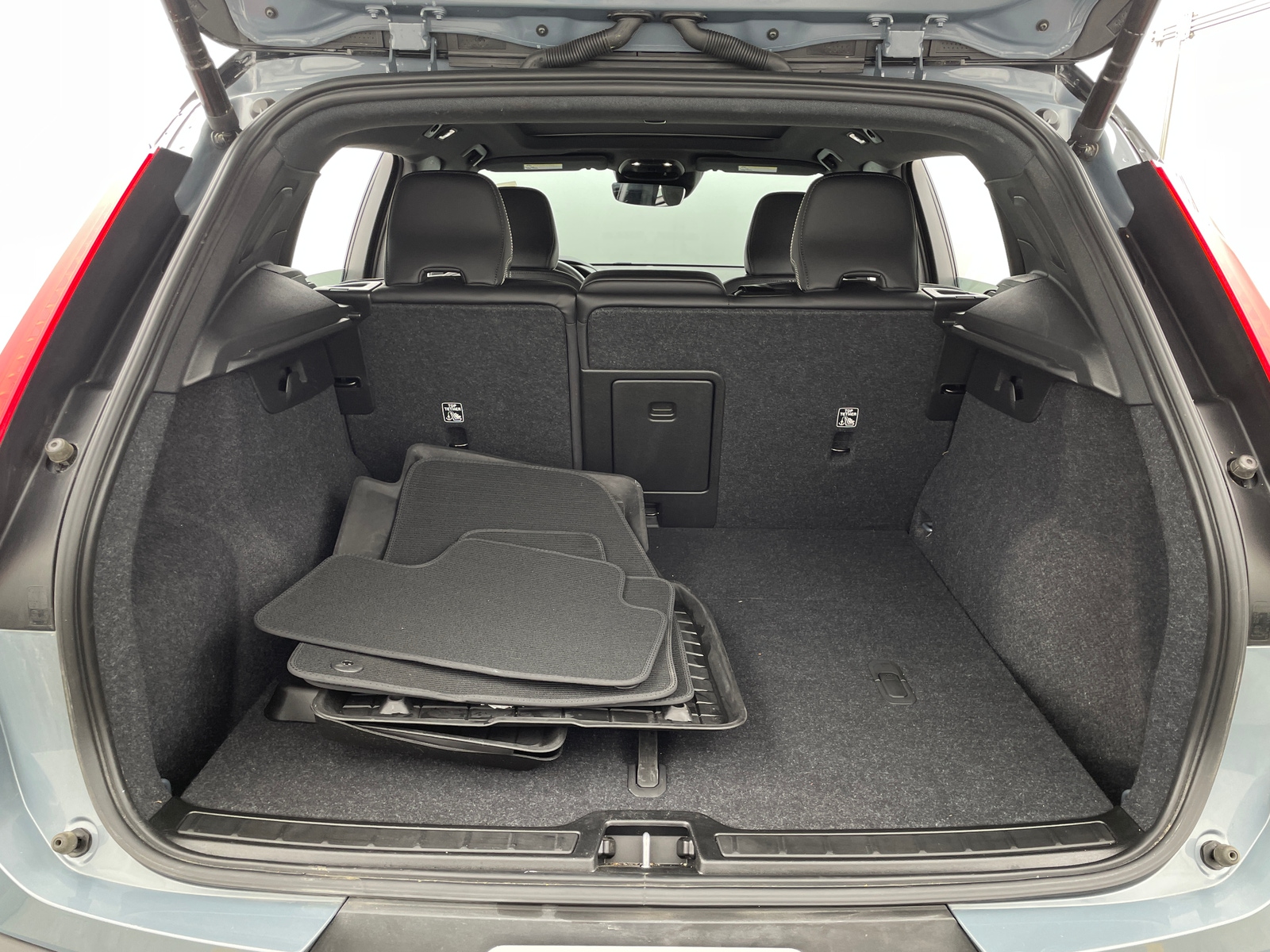 Thumbnail: 2021 Volvo XC40 - 6