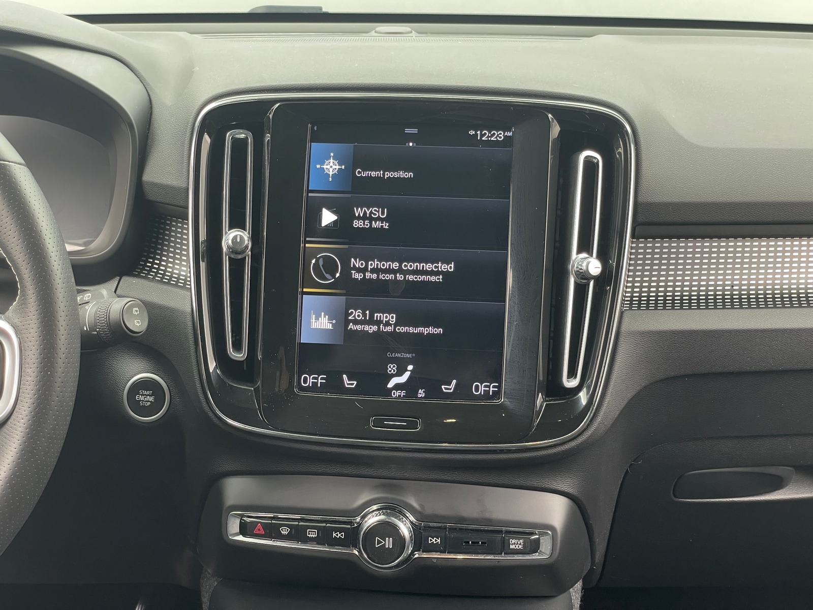 Thumbnail: 2021 Volvo XC40 - 3