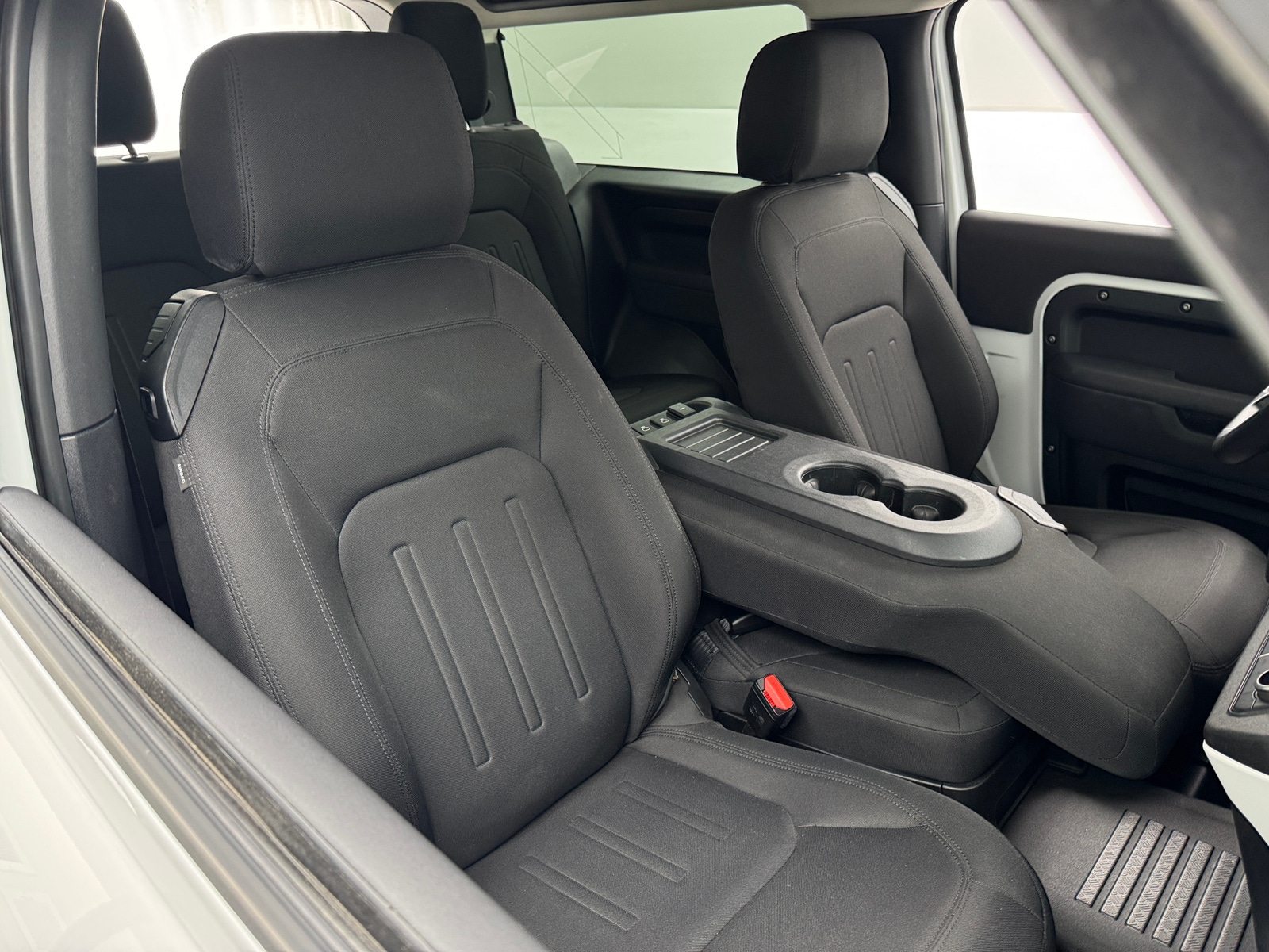 Thumbnail: 2022 Land Rover Defender - 2