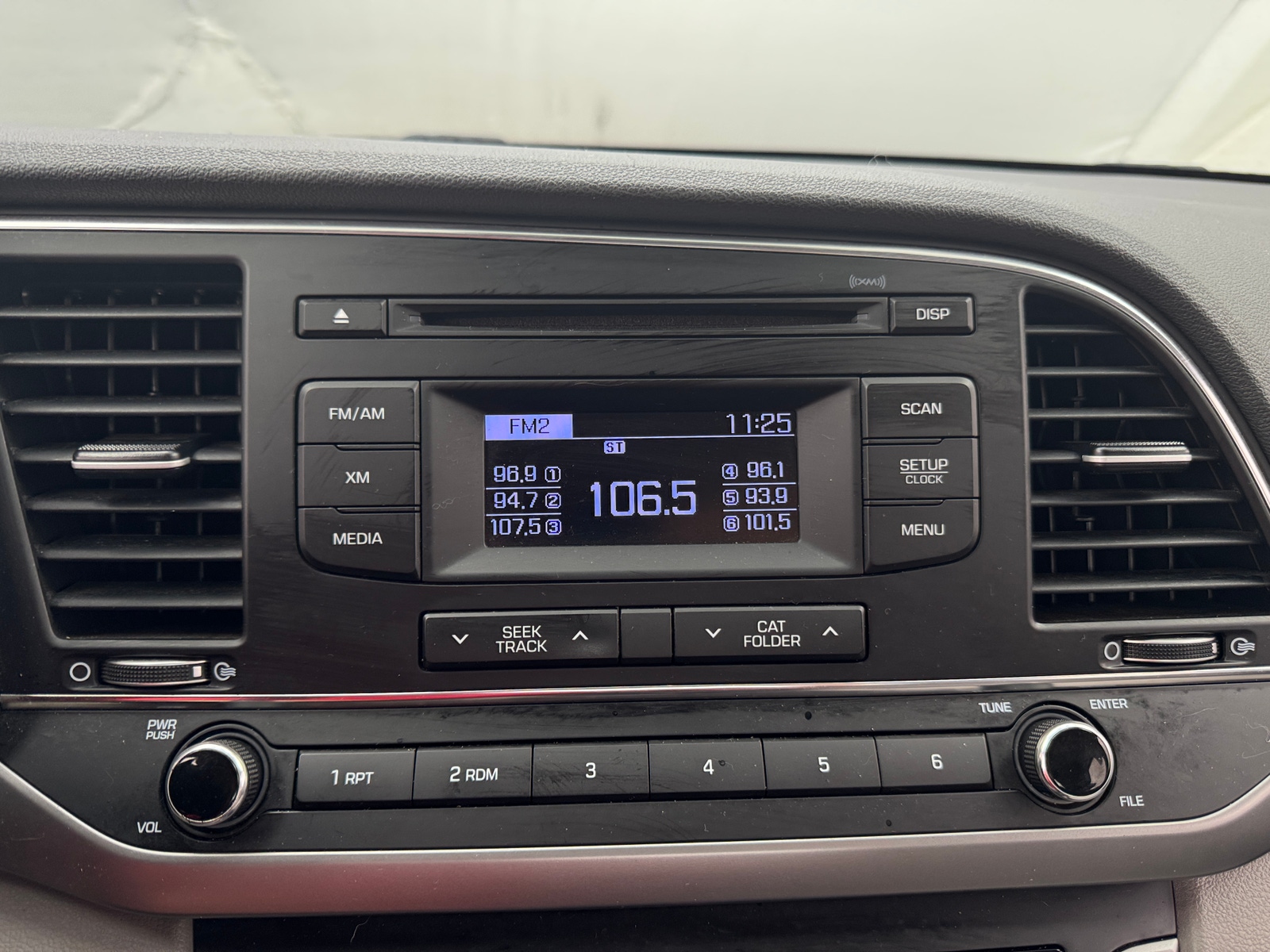 Thumbnail: 2017 Hyundai Elantra - 4