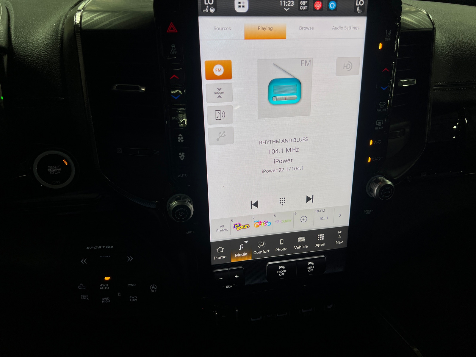 Thumbnail: 2025 RAM 1500 - 3