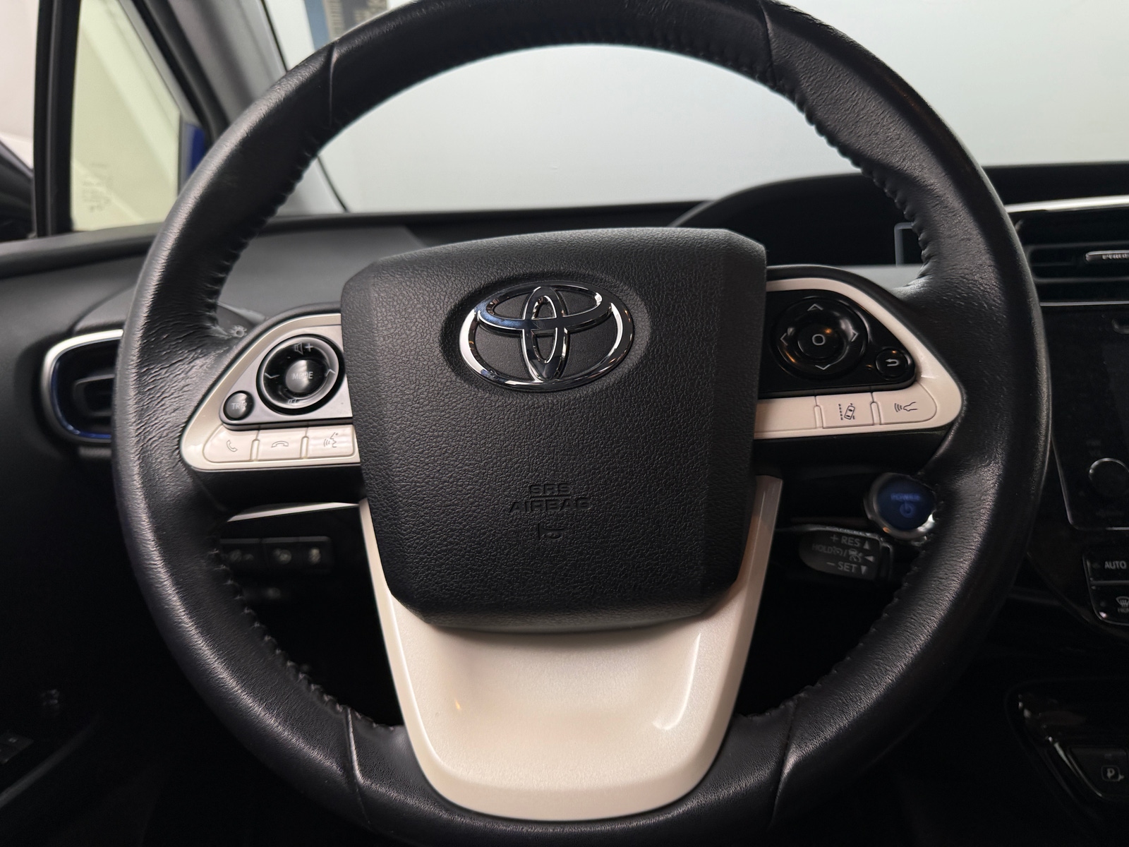 Thumbnail: 2017 Toyota Prius - 4