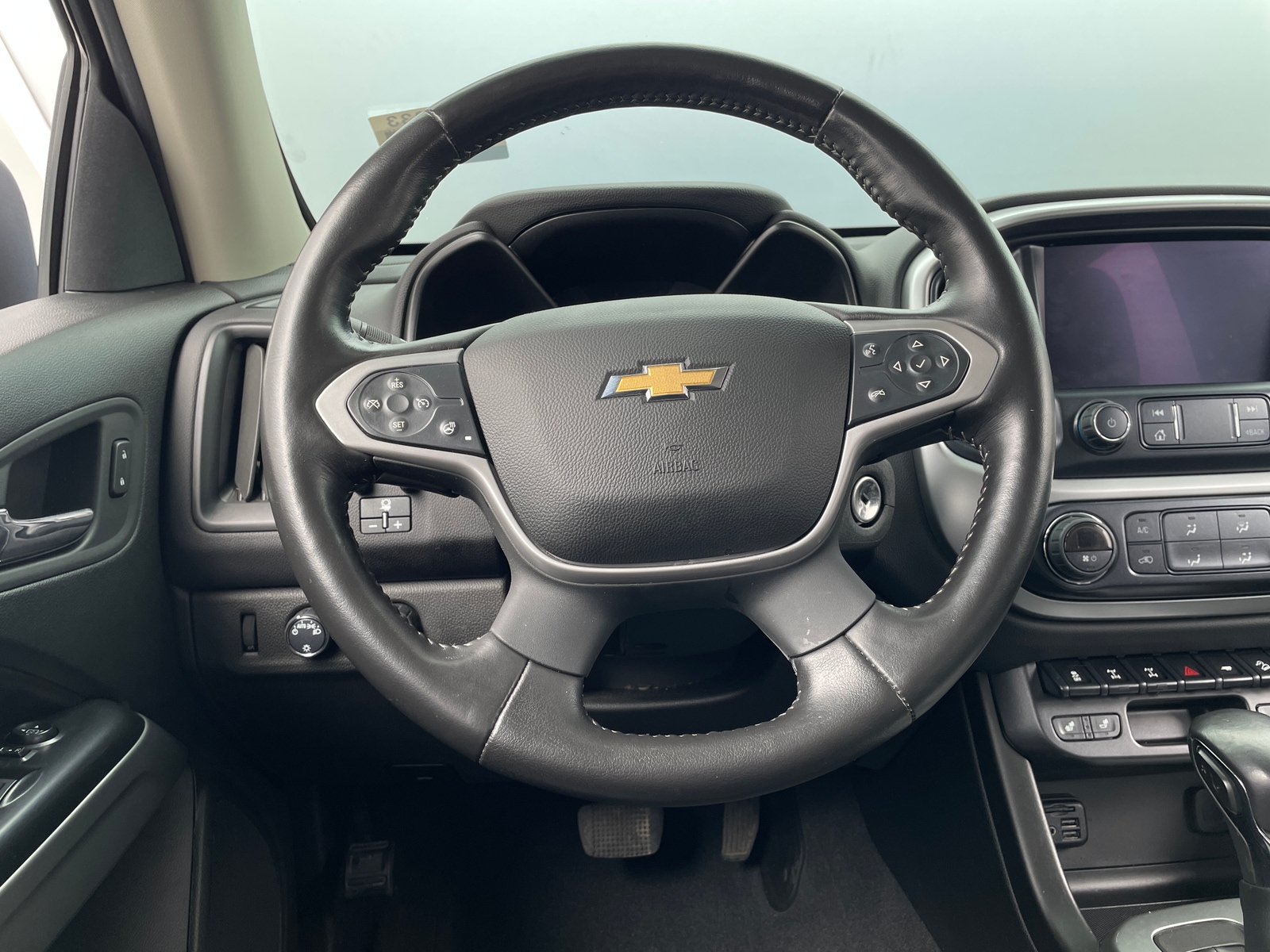 Thumbnail: 2022 Chevrolet Colorado - 4