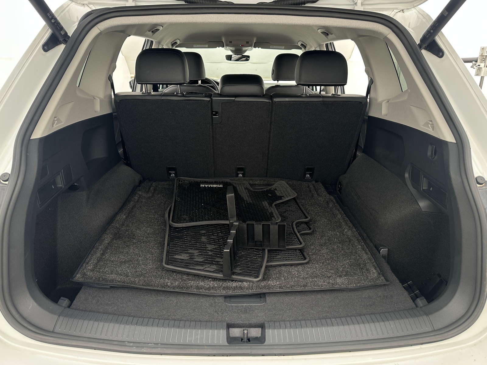 Thumbnail: 2024 Volkswagen Tiguan - 6