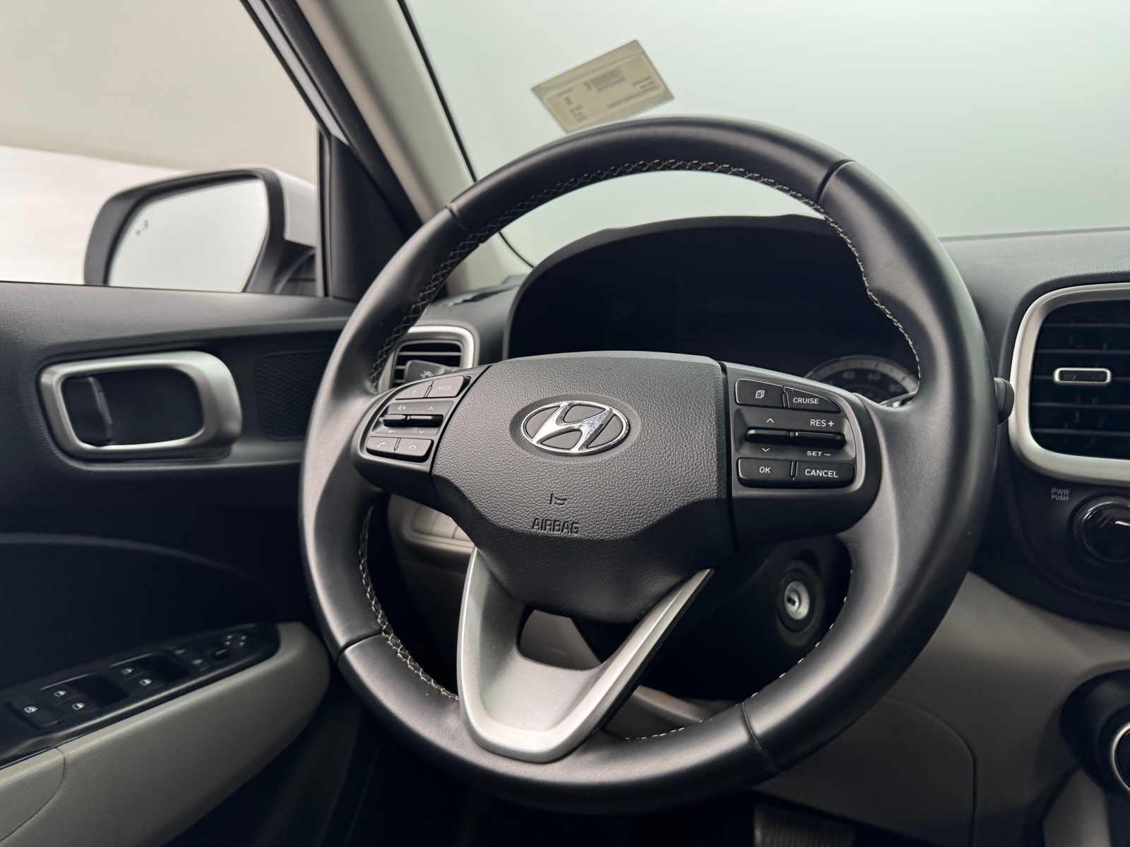 Thumbnail: 2022 Hyundai Venue - 5