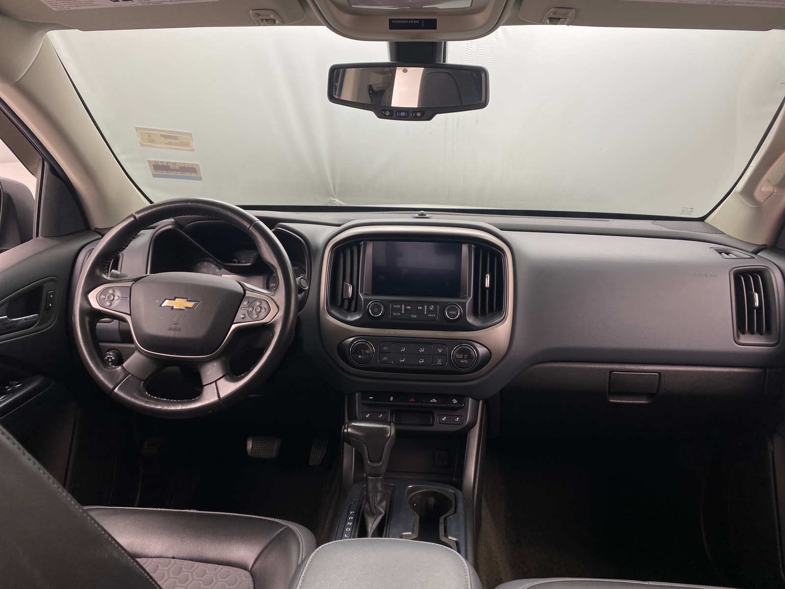 Thumbnail: 2017 Chevrolet Colorado - 3