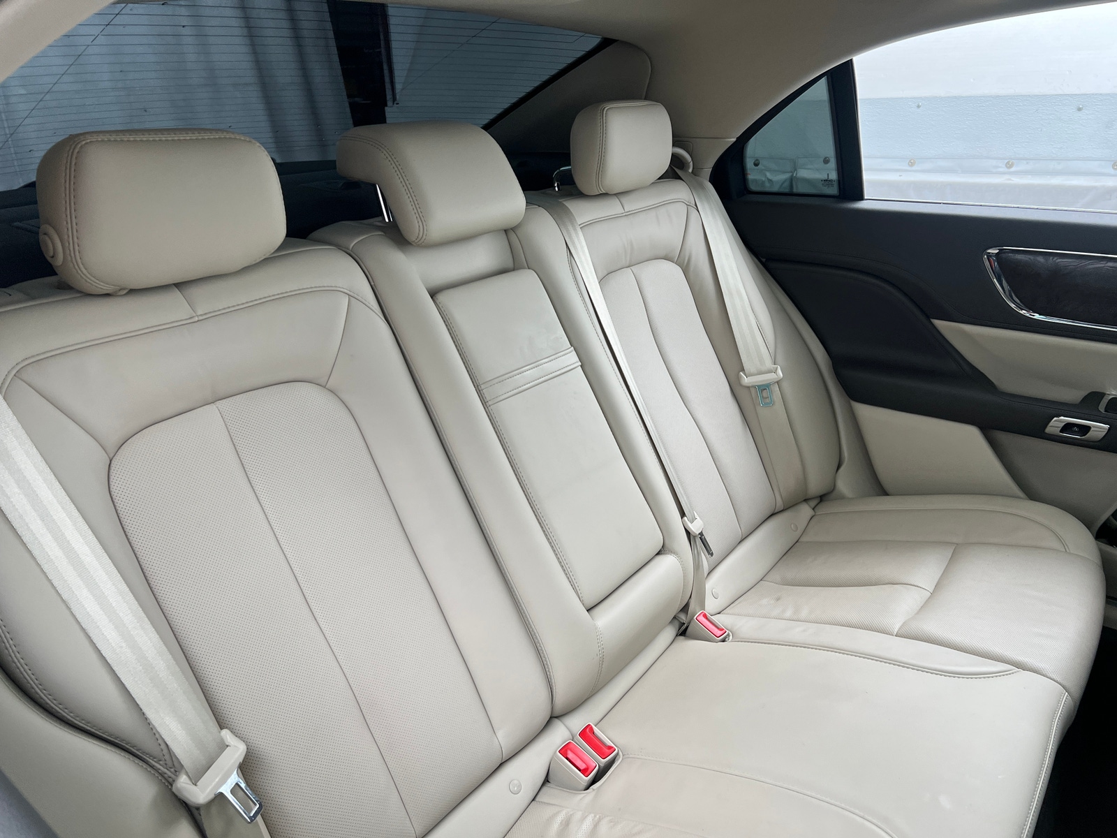 Thumbnail: 2017 Lincoln Continental - 5