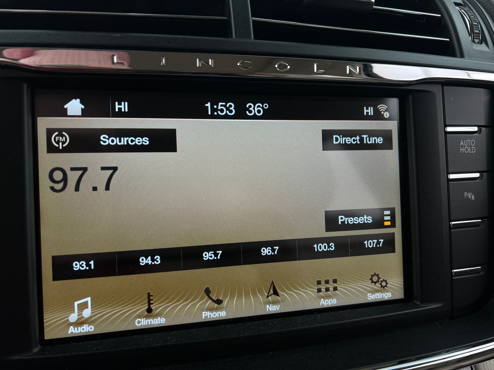 Thumbnail: 2017 Lincoln Continental - 3