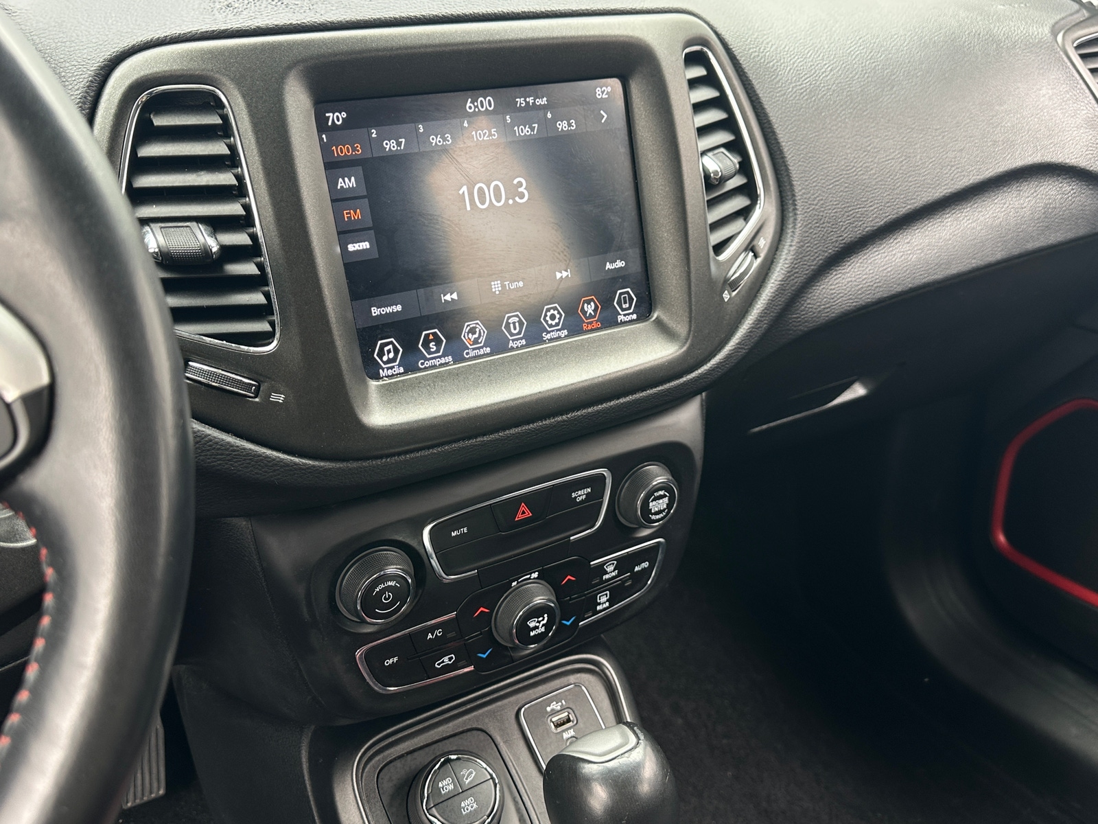 Thumbnail: 2019 Jeep Compass - 3