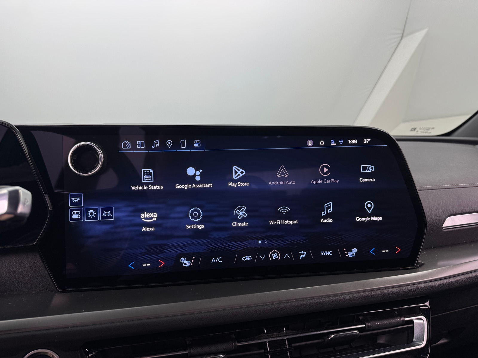 Thumbnail: 2024 Chevrolet Traverse - 4