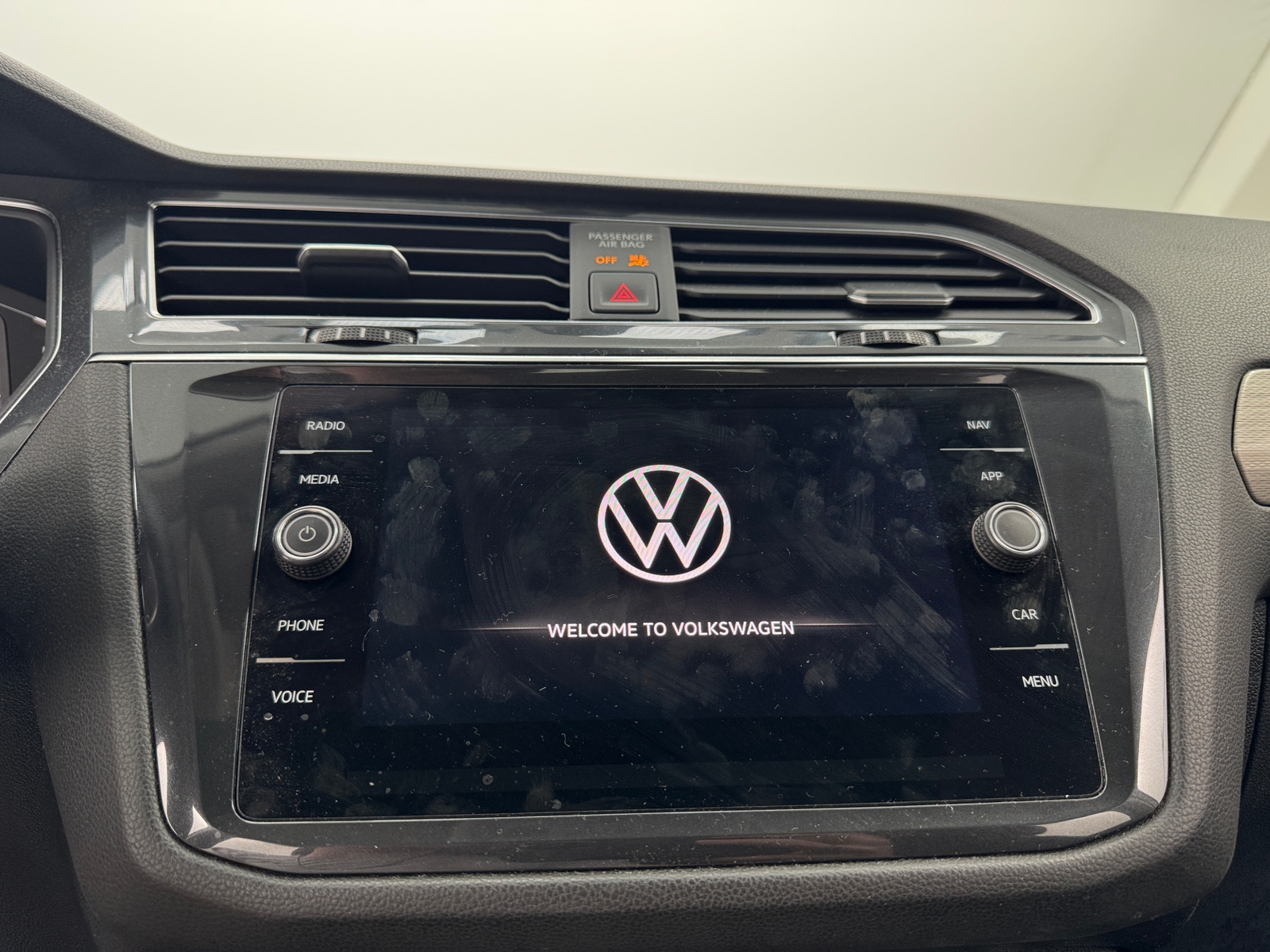 Thumbnail: 2021 Volkswagen Tiguan - 3