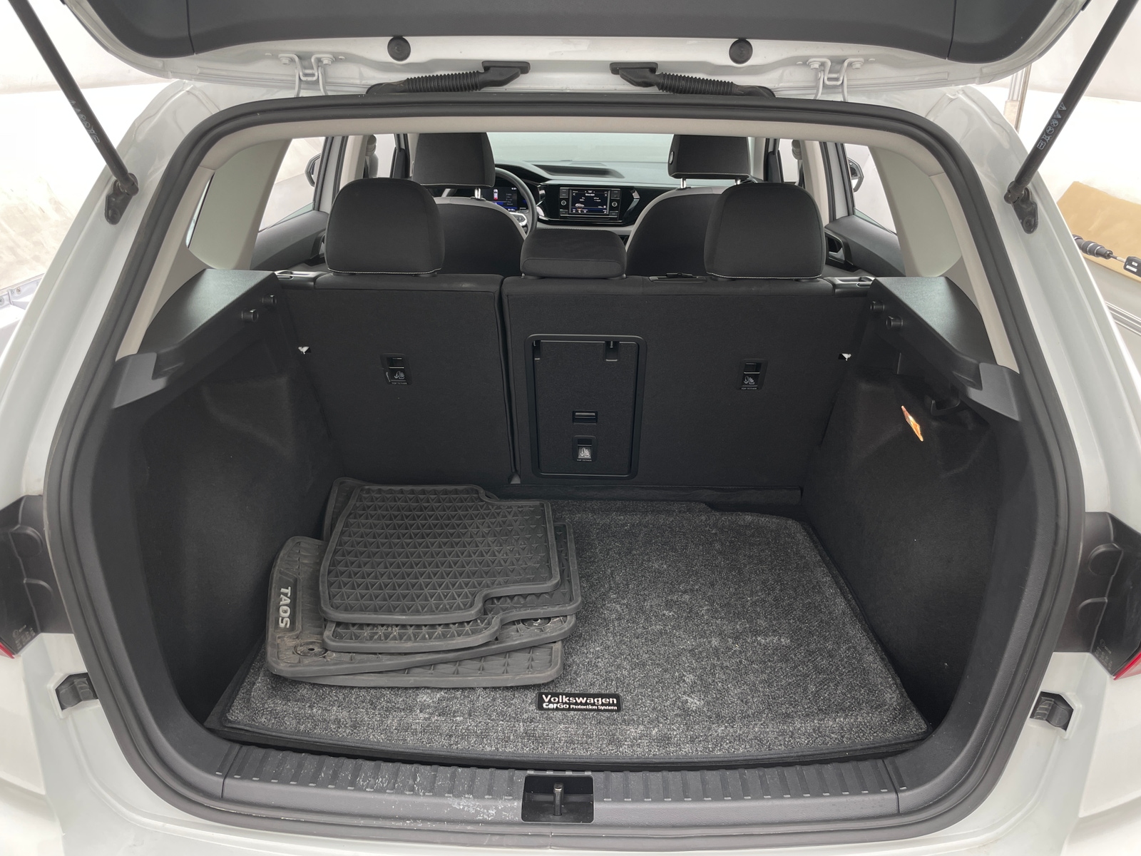 Thumbnail: 2022 Volkswagen Taos - 7