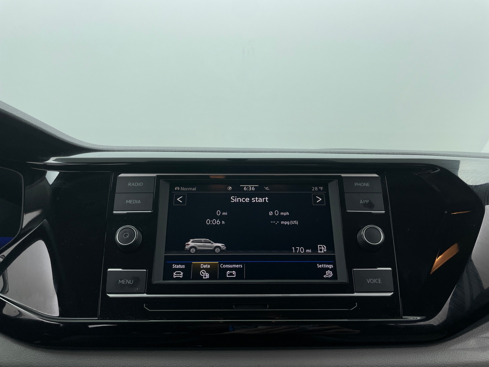 Thumbnail: 2022 Volkswagen Taos - 4