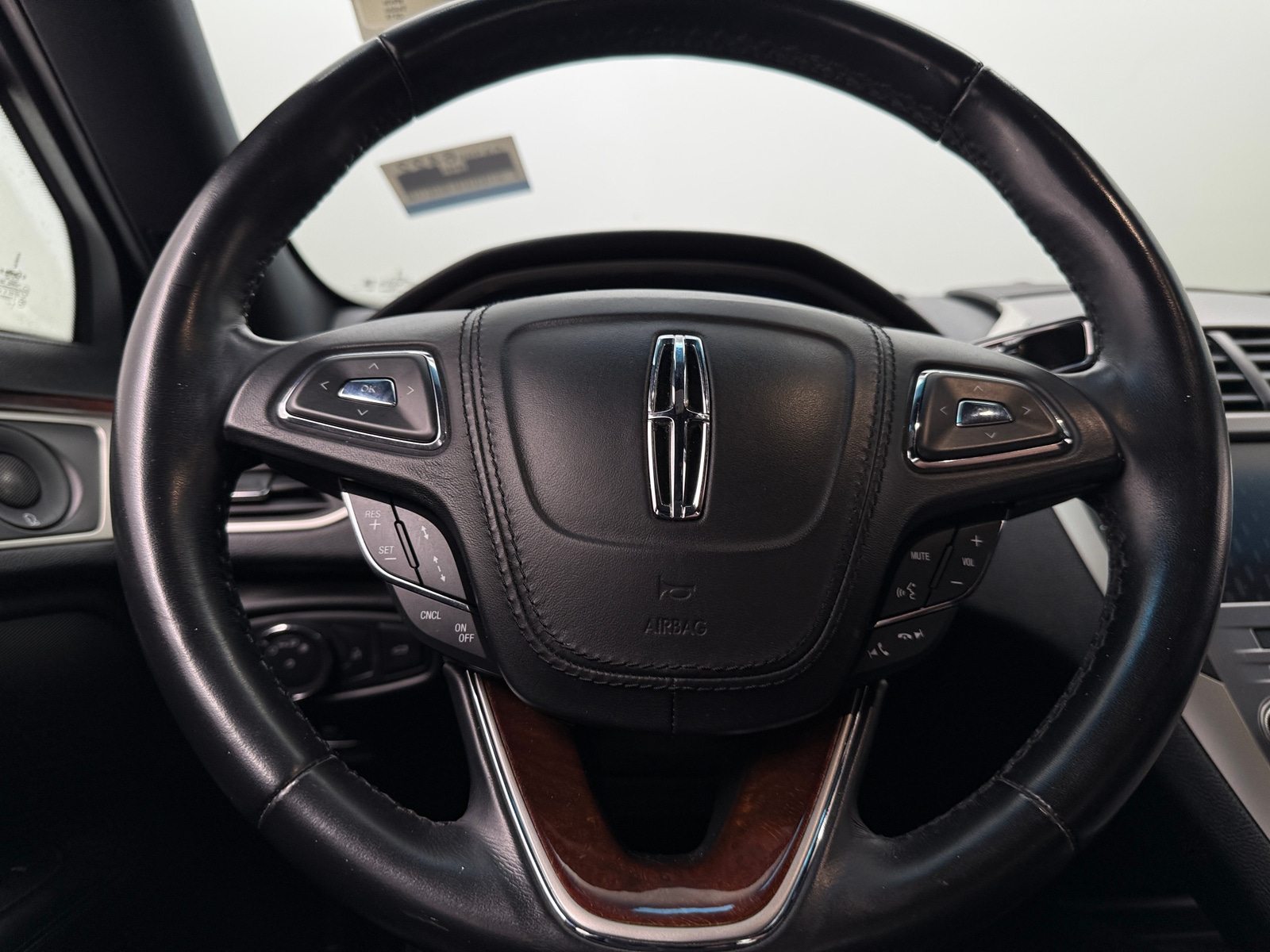 Thumbnail: 2019 Lincoln MKZ - 4