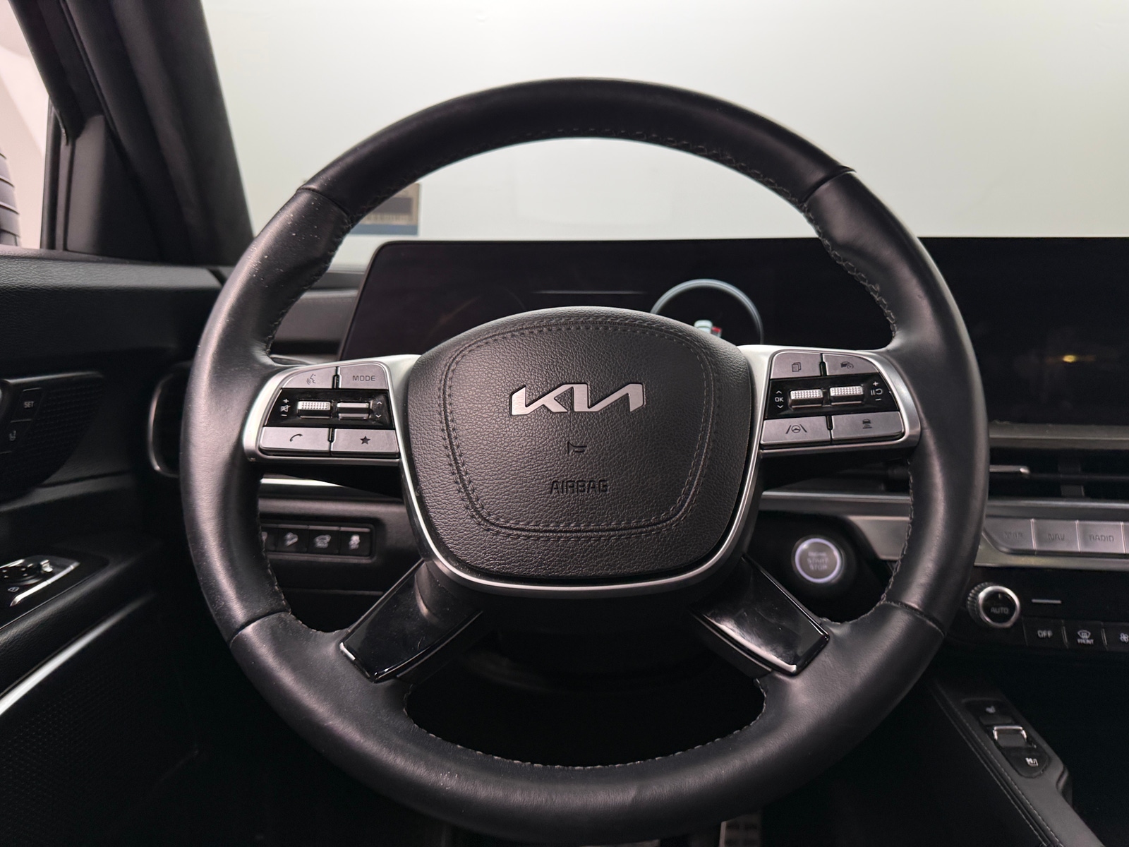 Thumbnail: 2023 Kia Telluride - 4