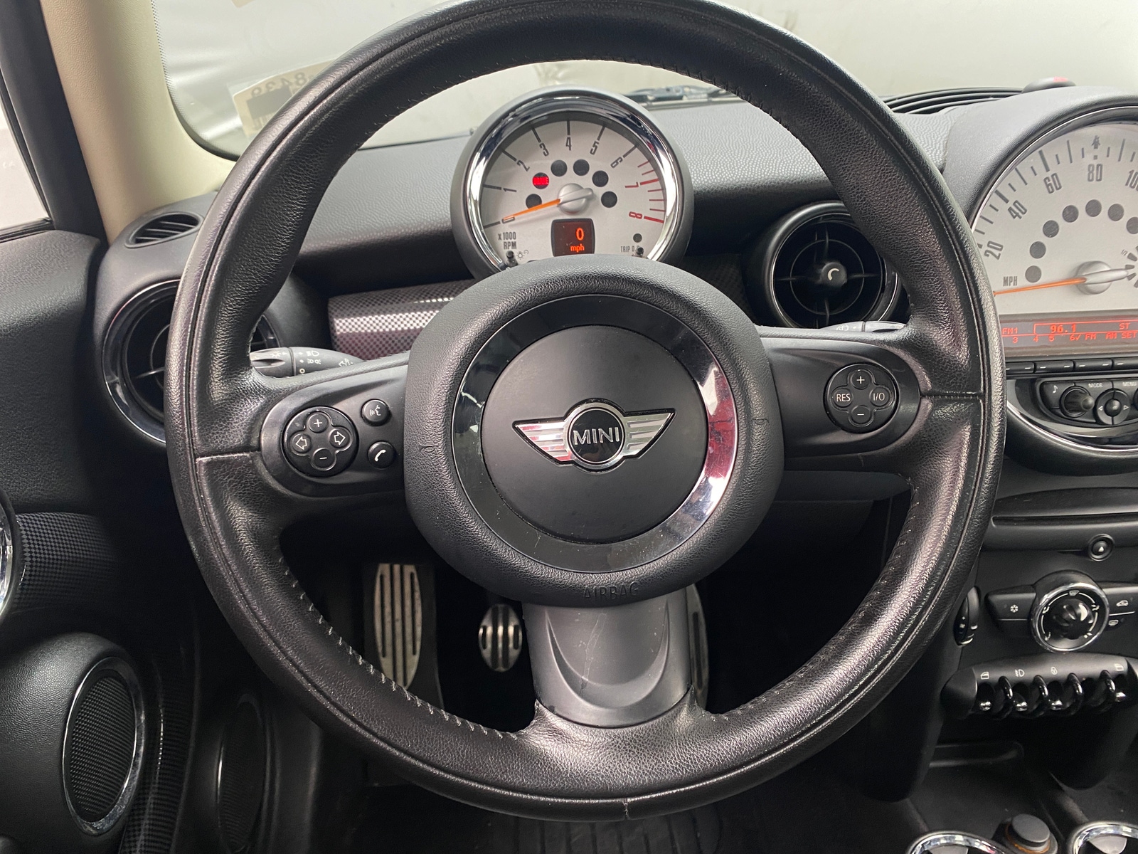 Thumbnail: 2011 MINI Cooper Hardtop - 4