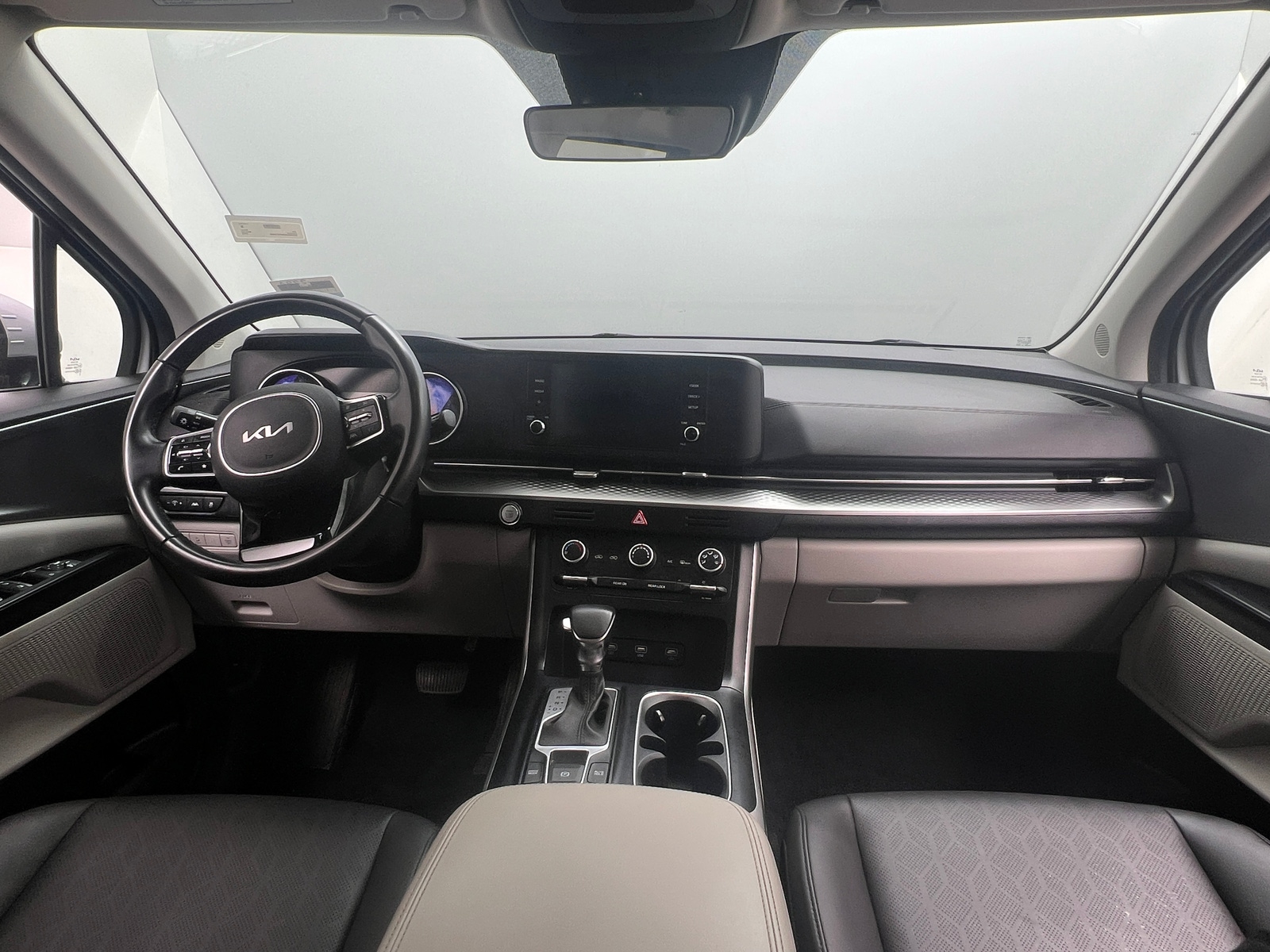 Thumbnail: 2023 Kia Carnival - 2