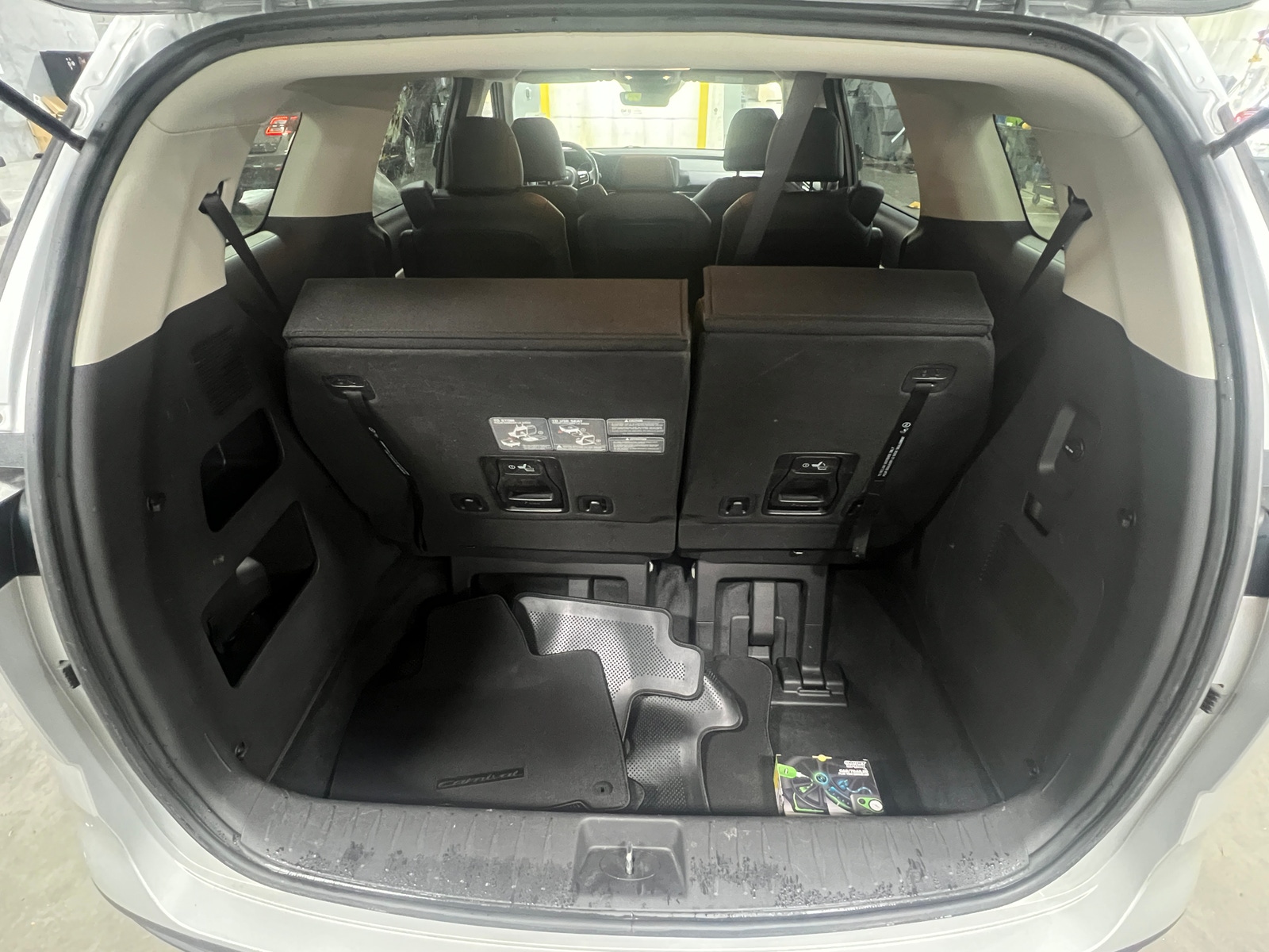 Thumbnail: 2023 Kia Carnival - 6