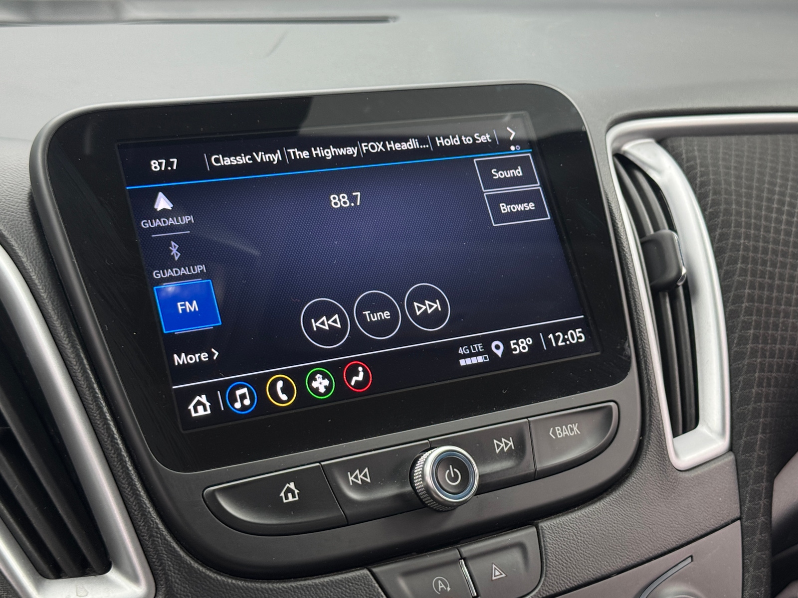 Thumbnail: 2023 Chevrolet Malibu - 4