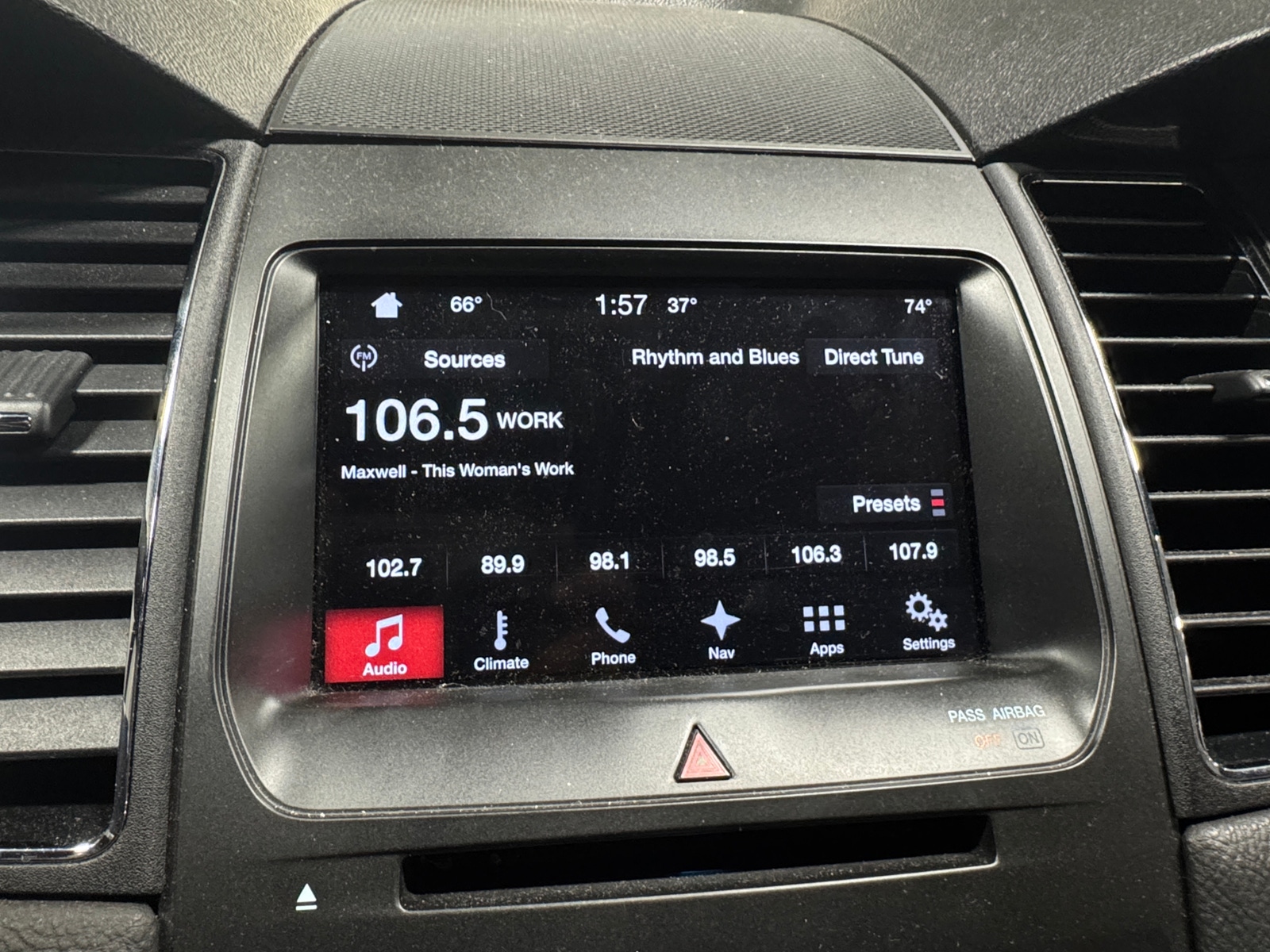 Thumbnail: 2016 Ford Taurus - 4