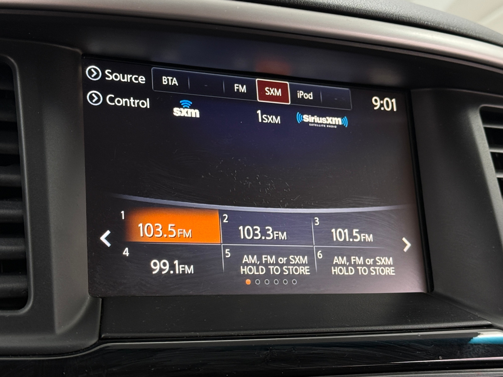 Thumbnail: 2017 Nissan Pathfinder - 4