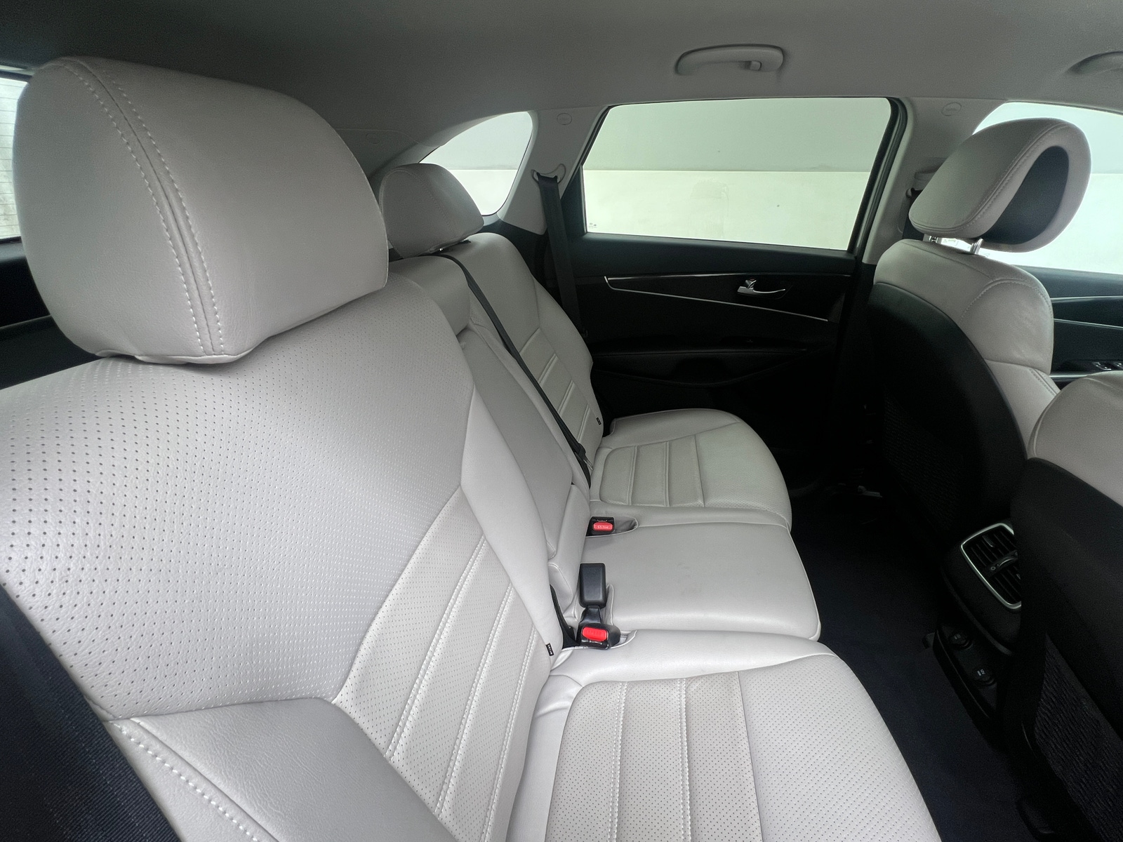 Thumbnail: 2016 Kia Sorento - 6