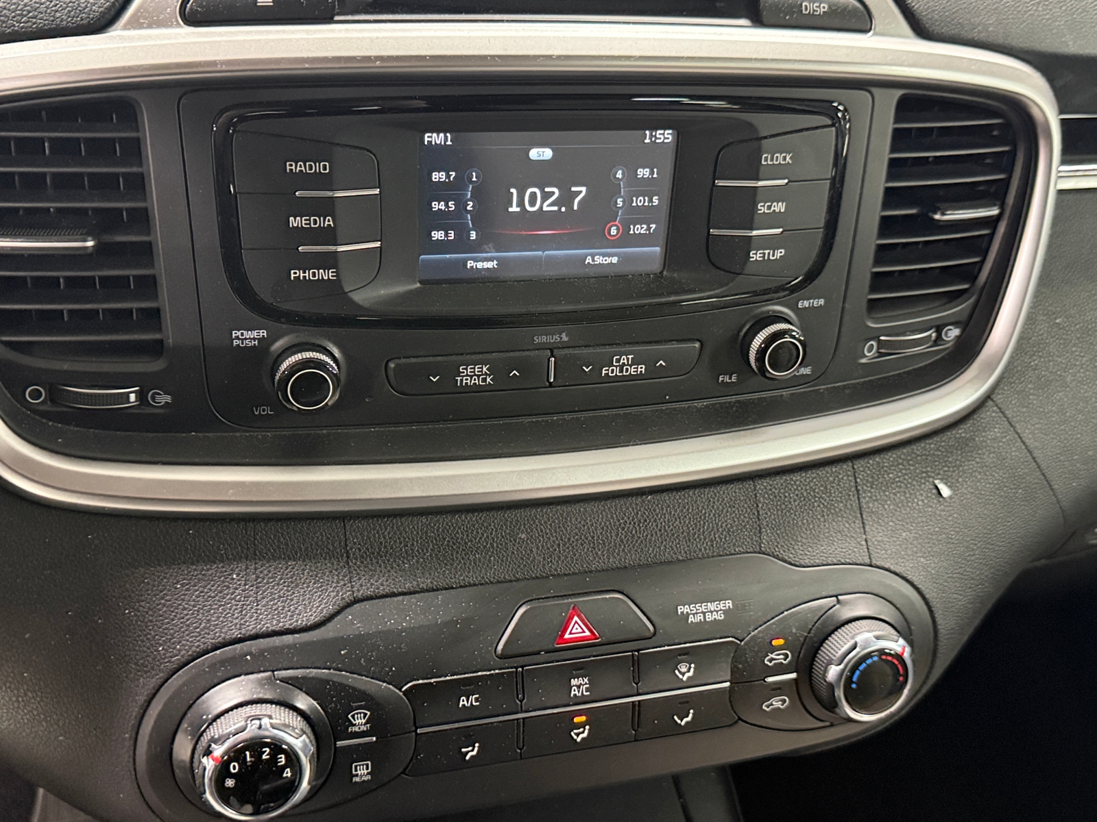 Thumbnail: 2016 Kia Sorento - 4