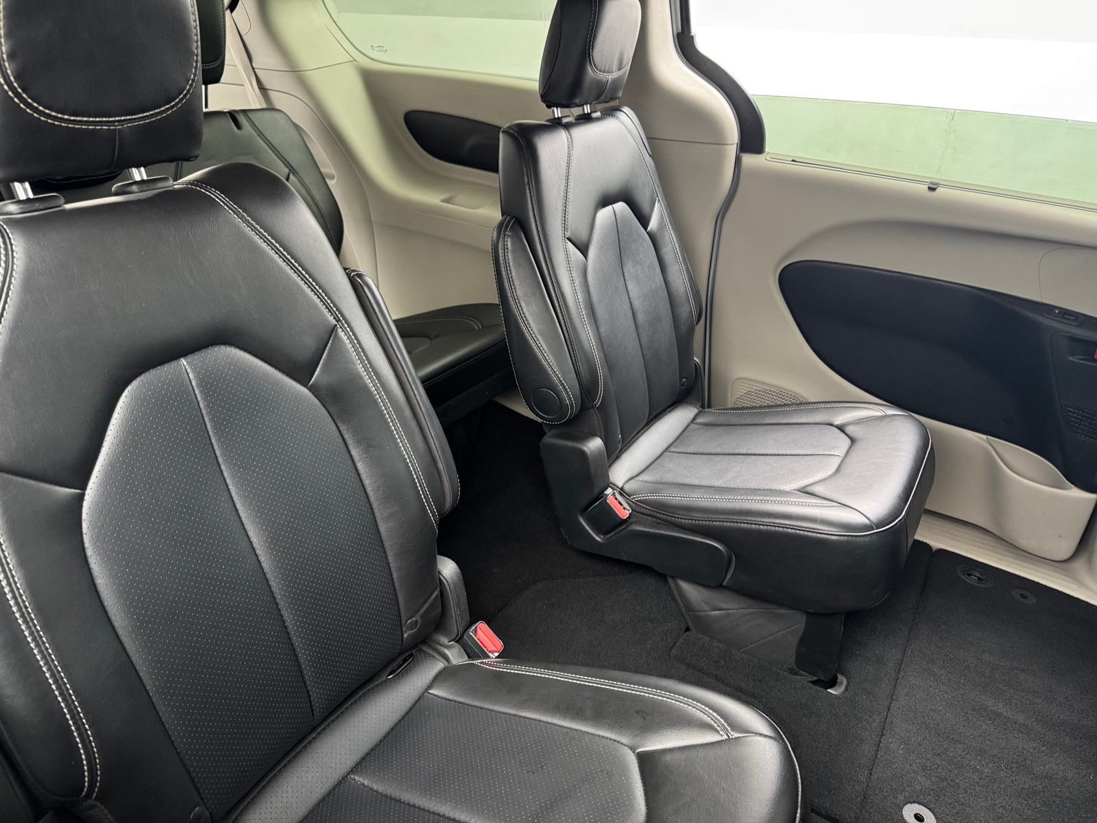 Thumbnail: 2024 Chrysler Pacifica - 5