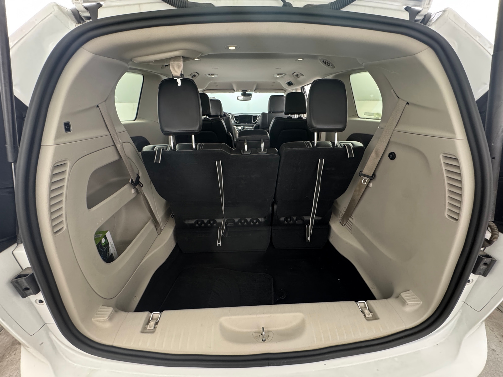 Thumbnail: 2024 Chrysler Pacifica - 6