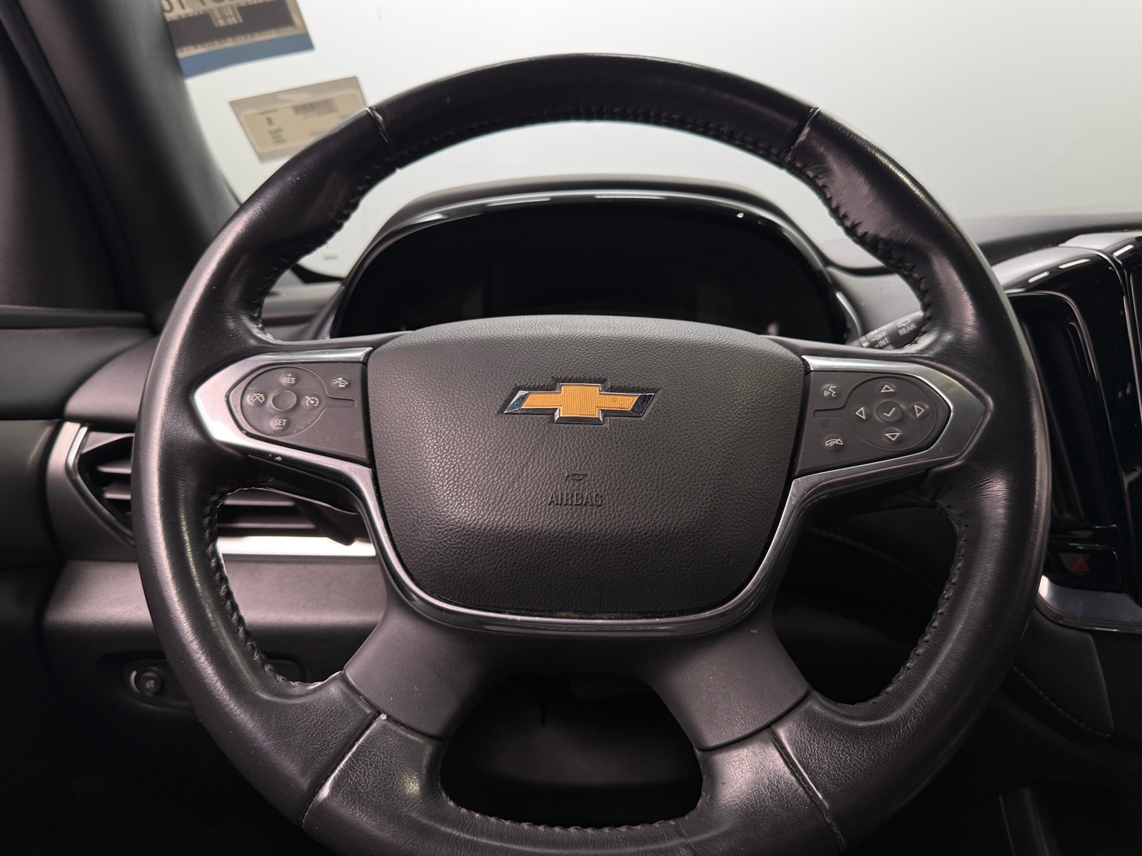 Thumbnail: 2022 Chevrolet Traverse - 5