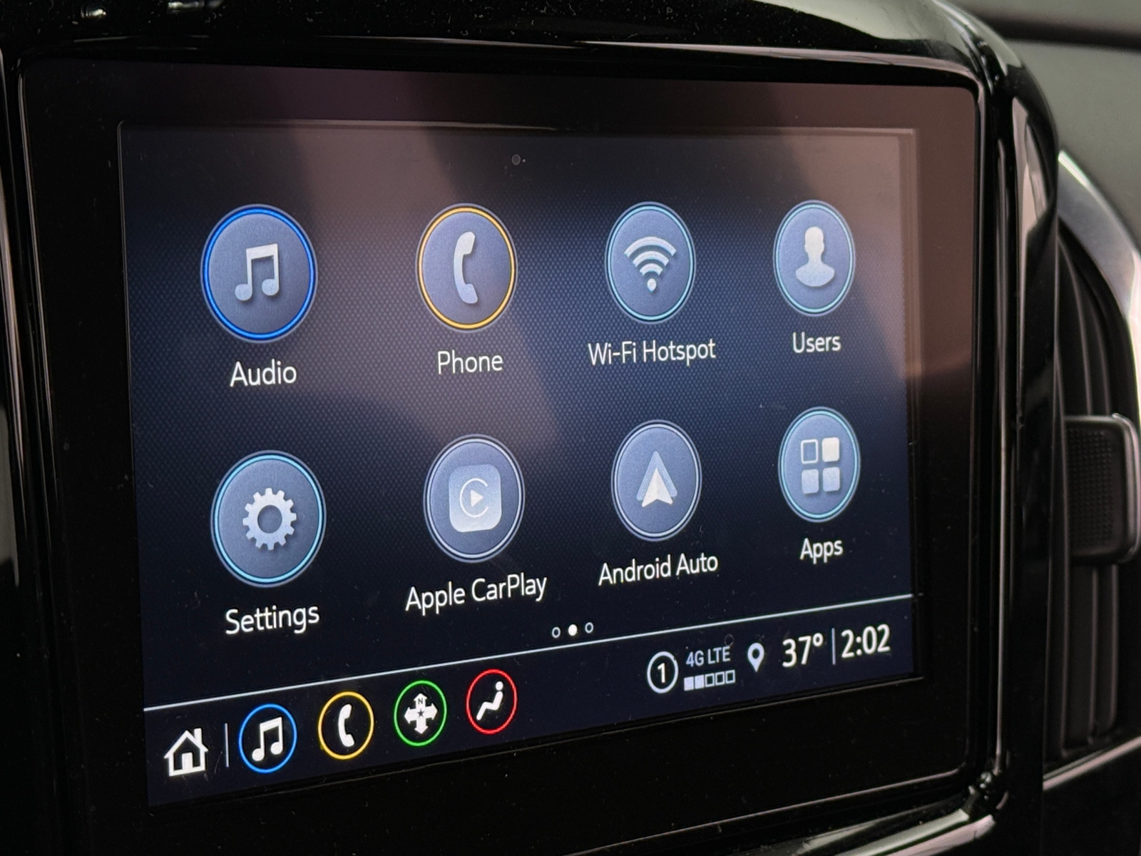 Thumbnail: 2022 Chevrolet Traverse - 4