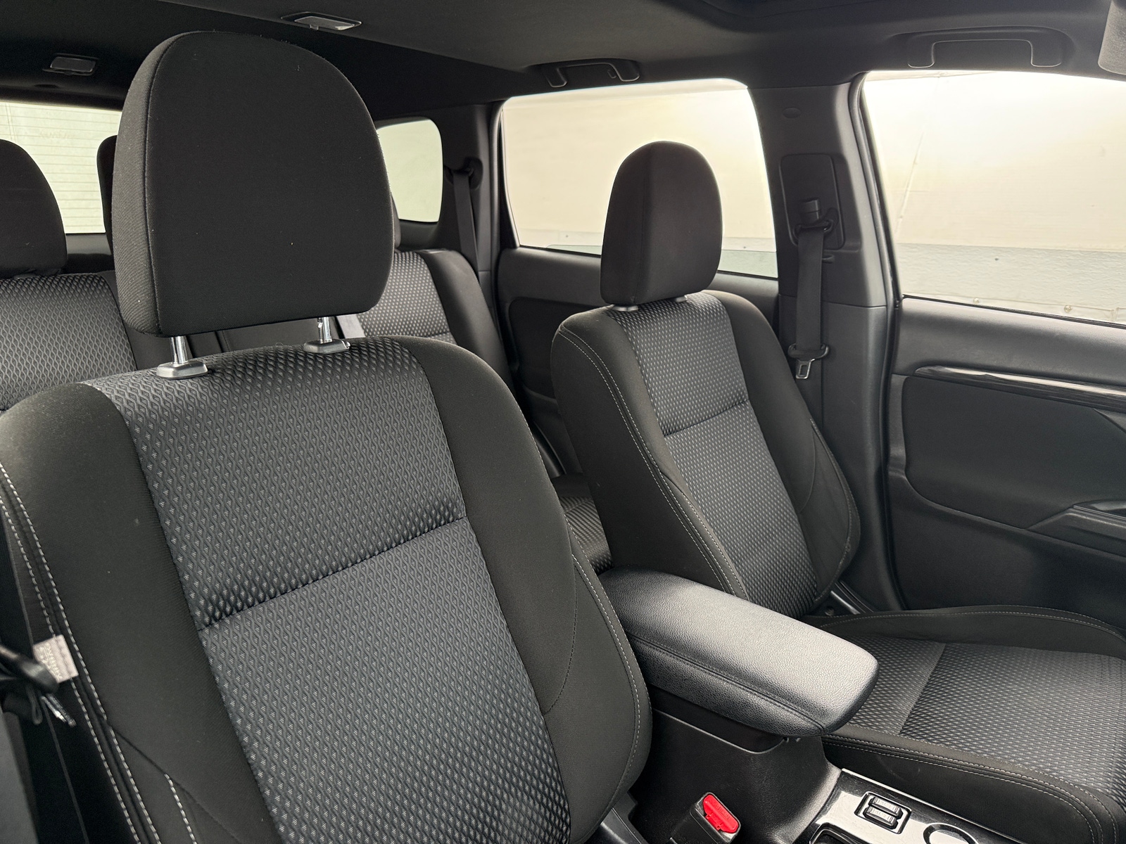 Thumbnail: 2018 Mitsubishi Outlander - 2