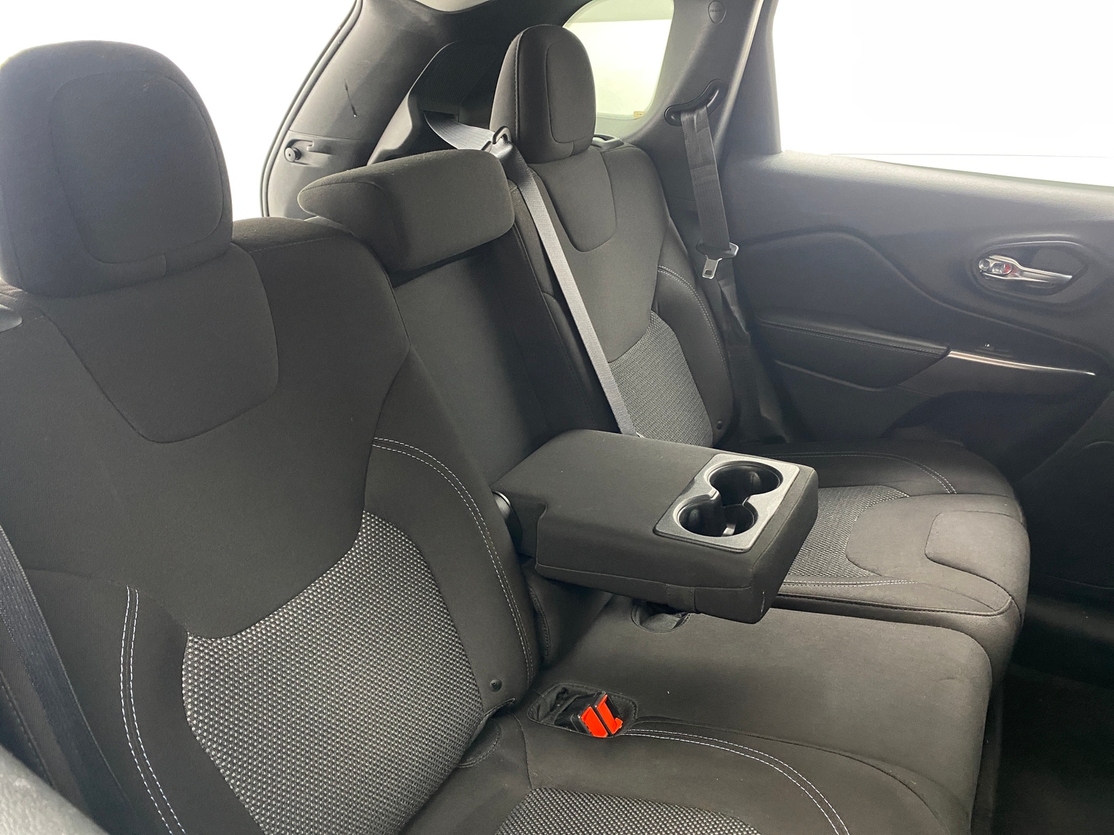 Thumbnail: 2019 Jeep Cherokee - 6