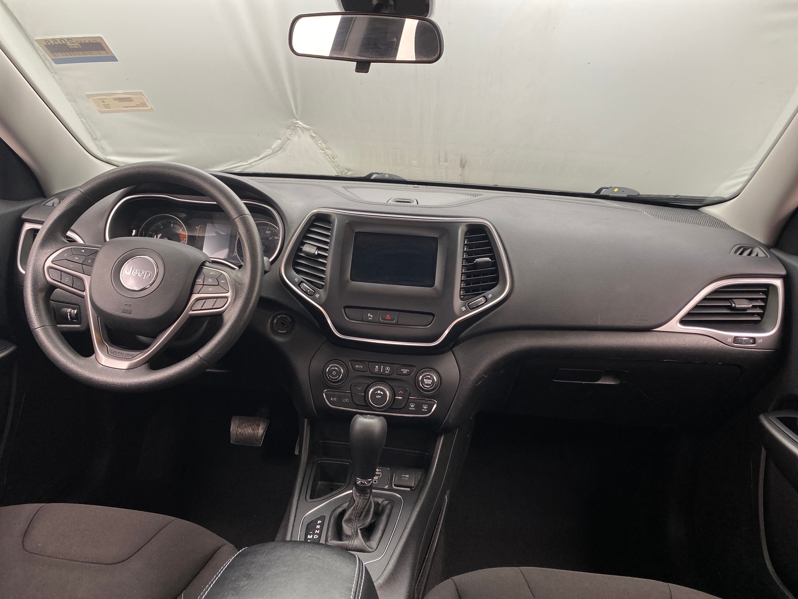 Thumbnail: 2019 Jeep Cherokee - 3