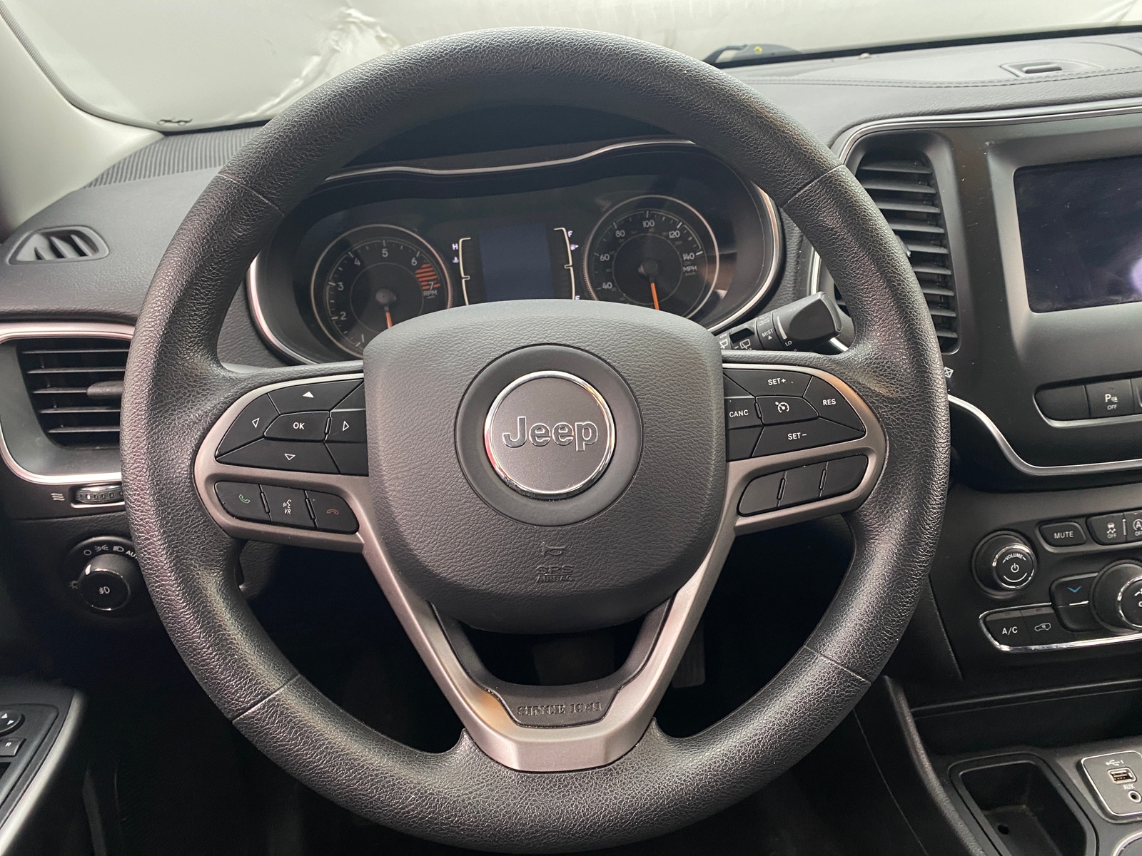 Thumbnail: 2019 Jeep Cherokee - 5