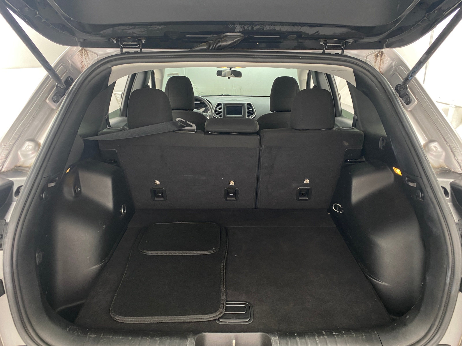 Thumbnail: 2019 Jeep Cherokee - 7