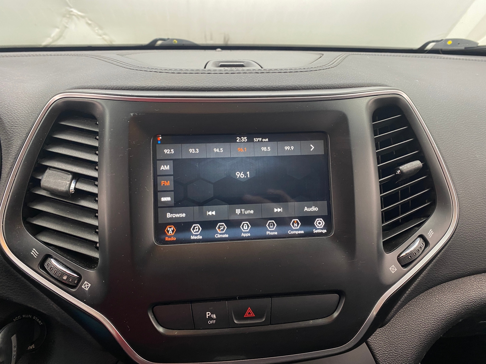 Thumbnail: 2019 Jeep Cherokee - 4