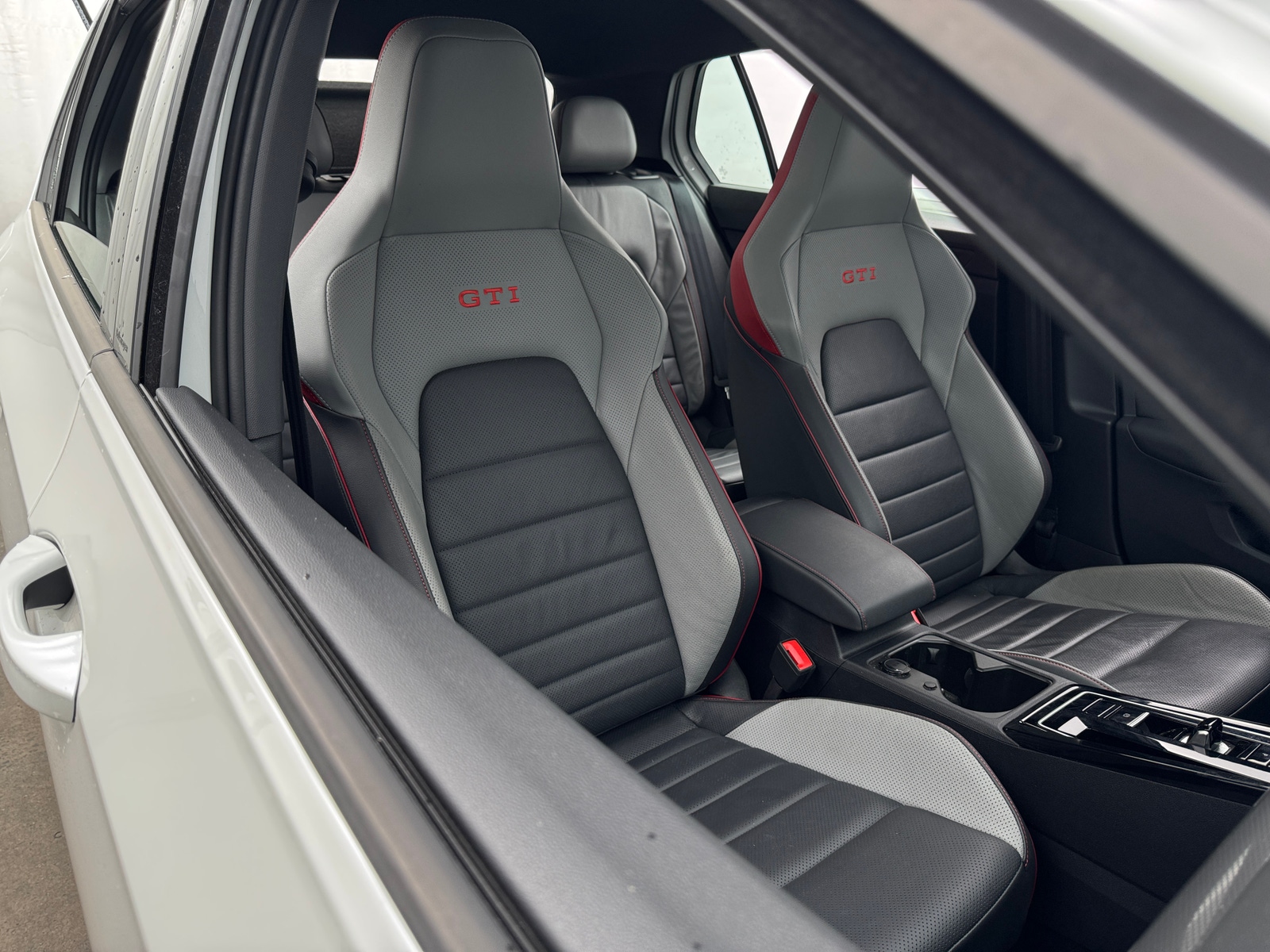 Thumbnail: 2024 Volkswagen Golf - 2