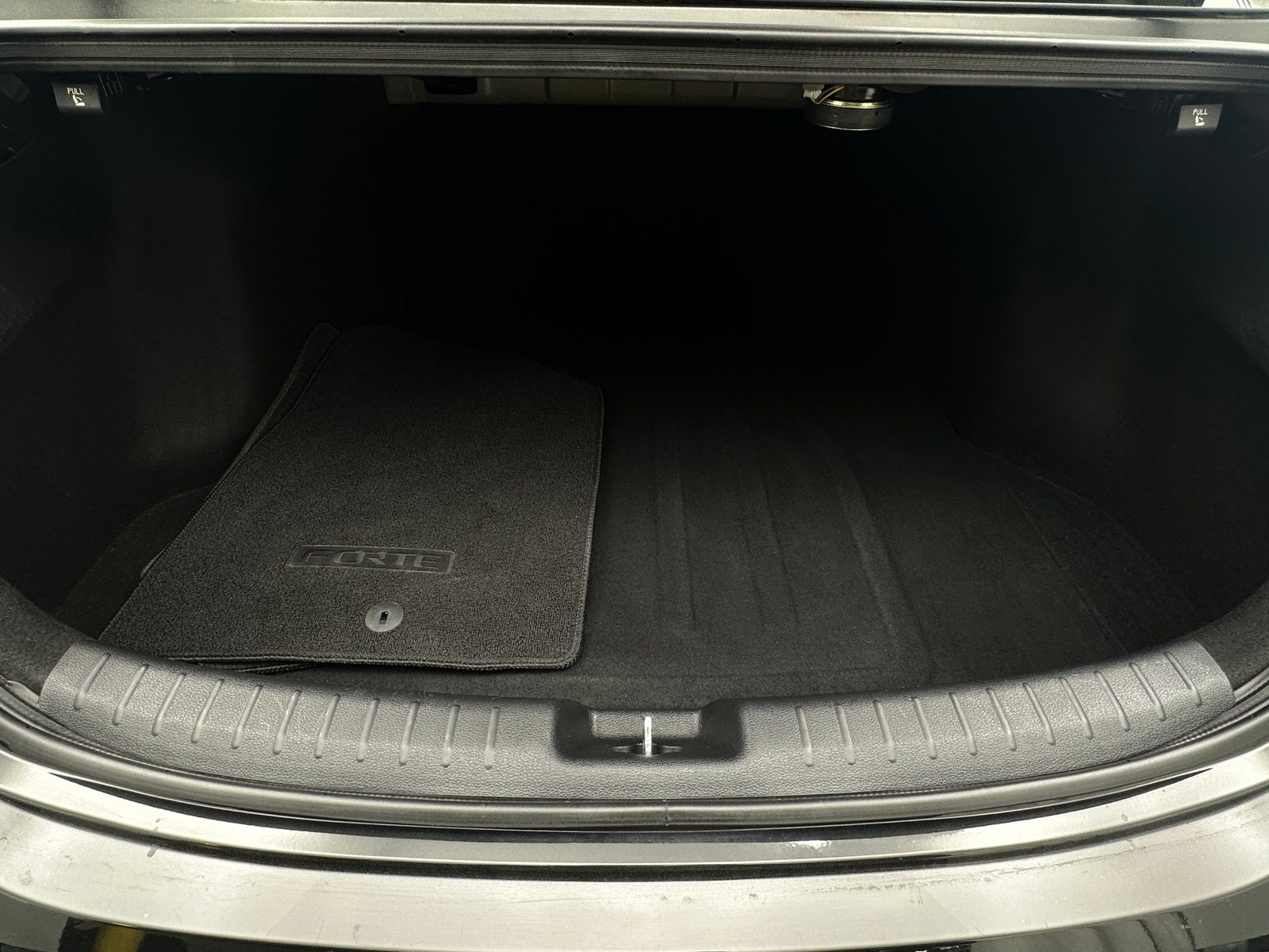 Thumbnail: 2022 Kia Forte - 7