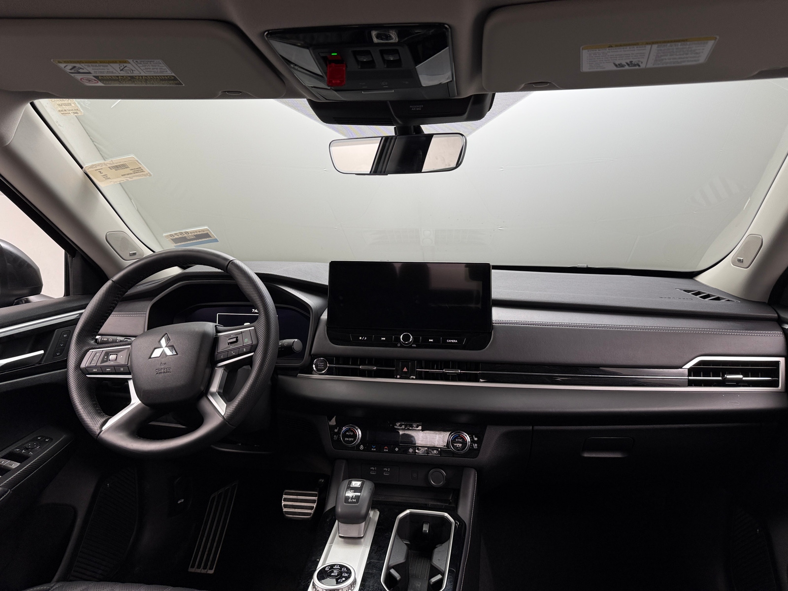 Thumbnail: 2025 Mitsubishi Outlander - 2