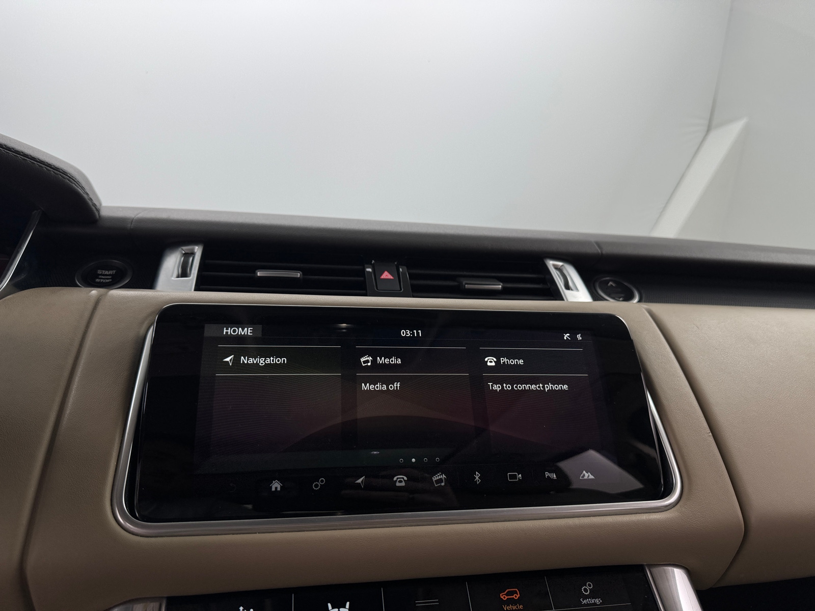 Thumbnail: 2020 Land Rover Range Rover Sport - 3