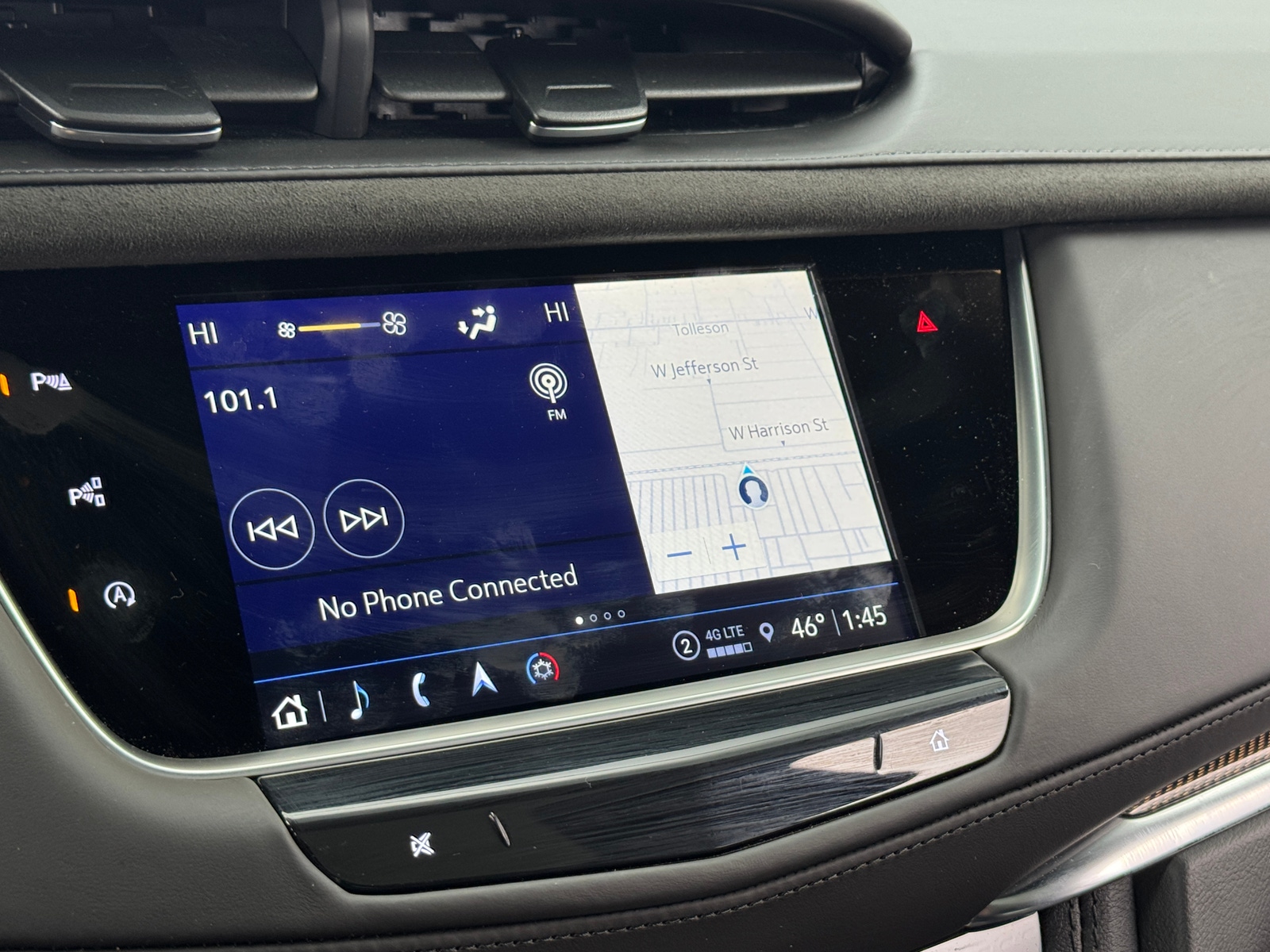 Thumbnail: 2024 Cadillac XT5 - 3