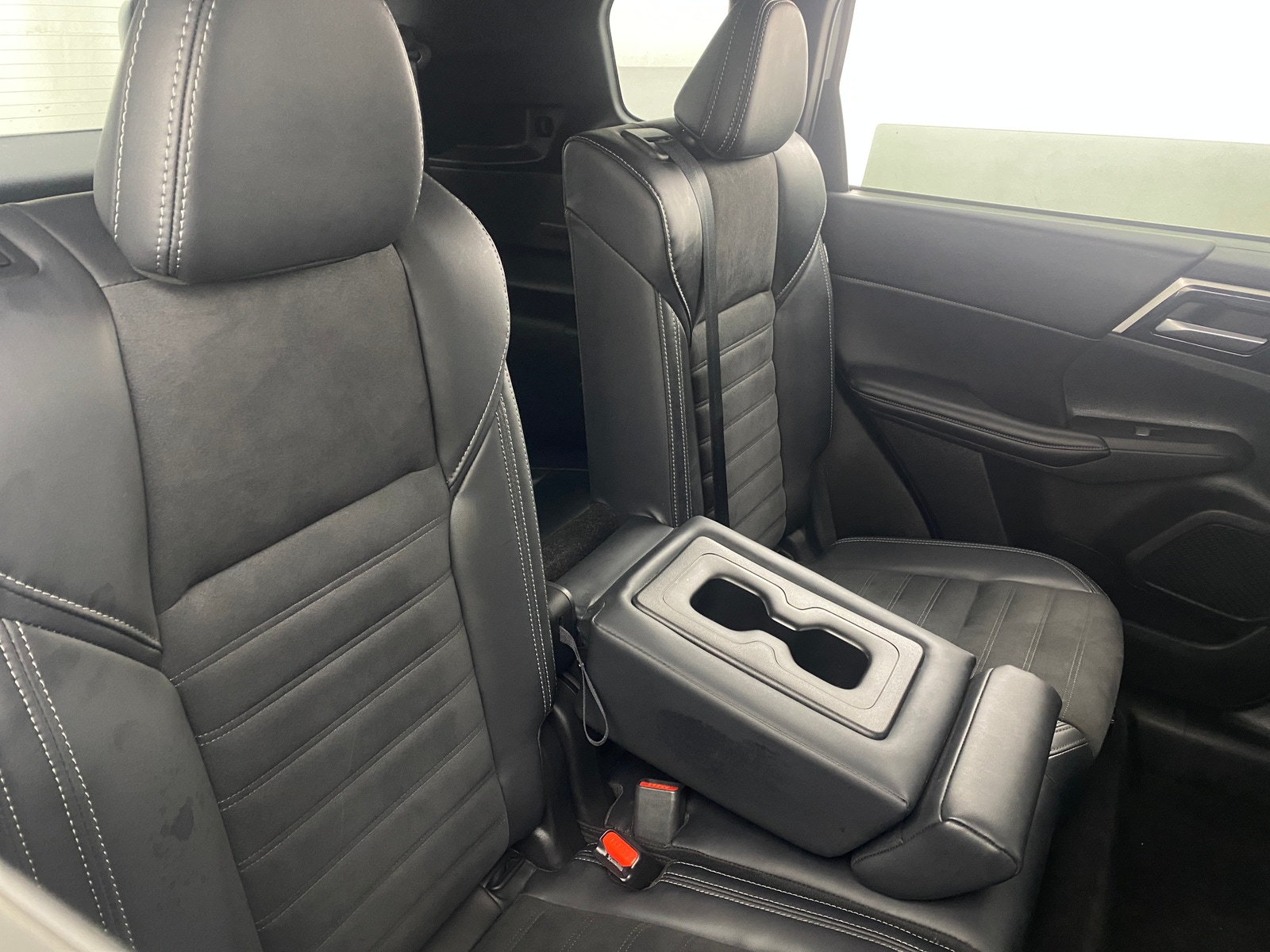 Thumbnail: 2024 Mitsubishi Outlander - 5