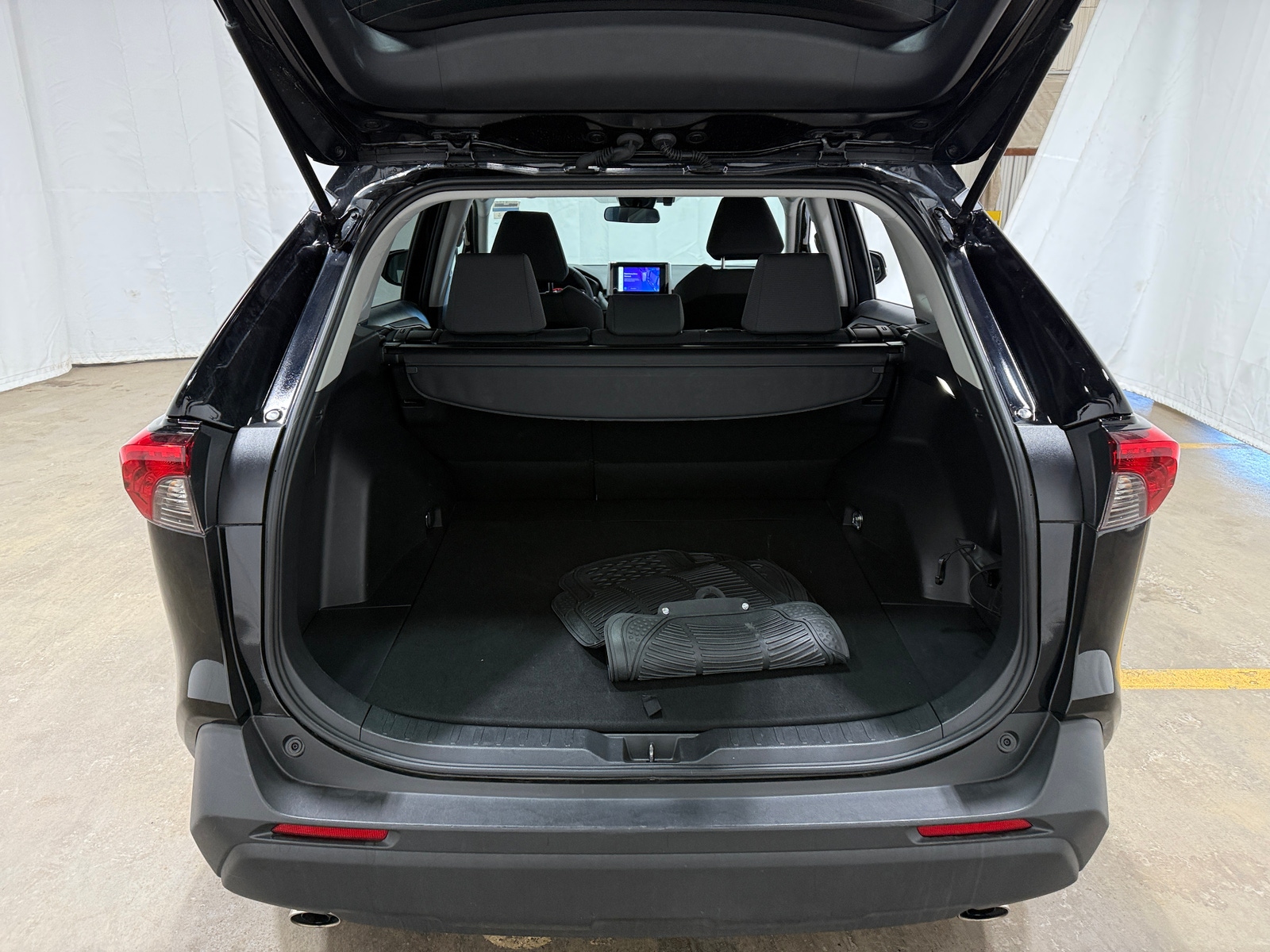 Thumbnail: 2025 Toyota RAV4 - 7