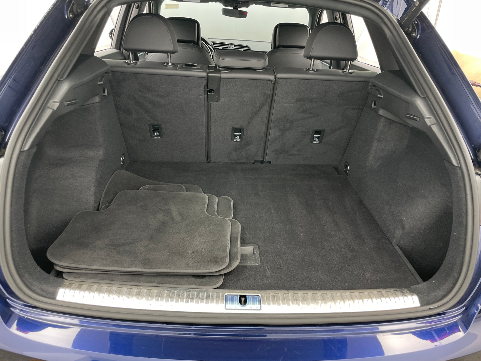 Thumbnail: 2022 Audi Q3 - 6