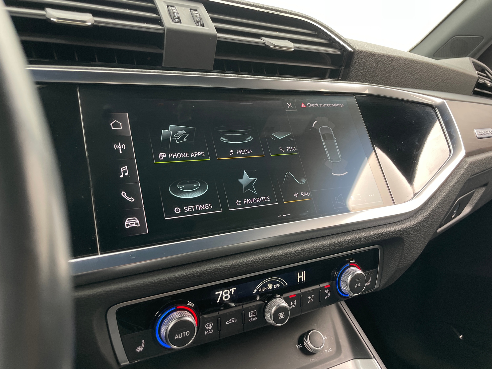 Thumbnail: 2022 Audi Q3 - 3