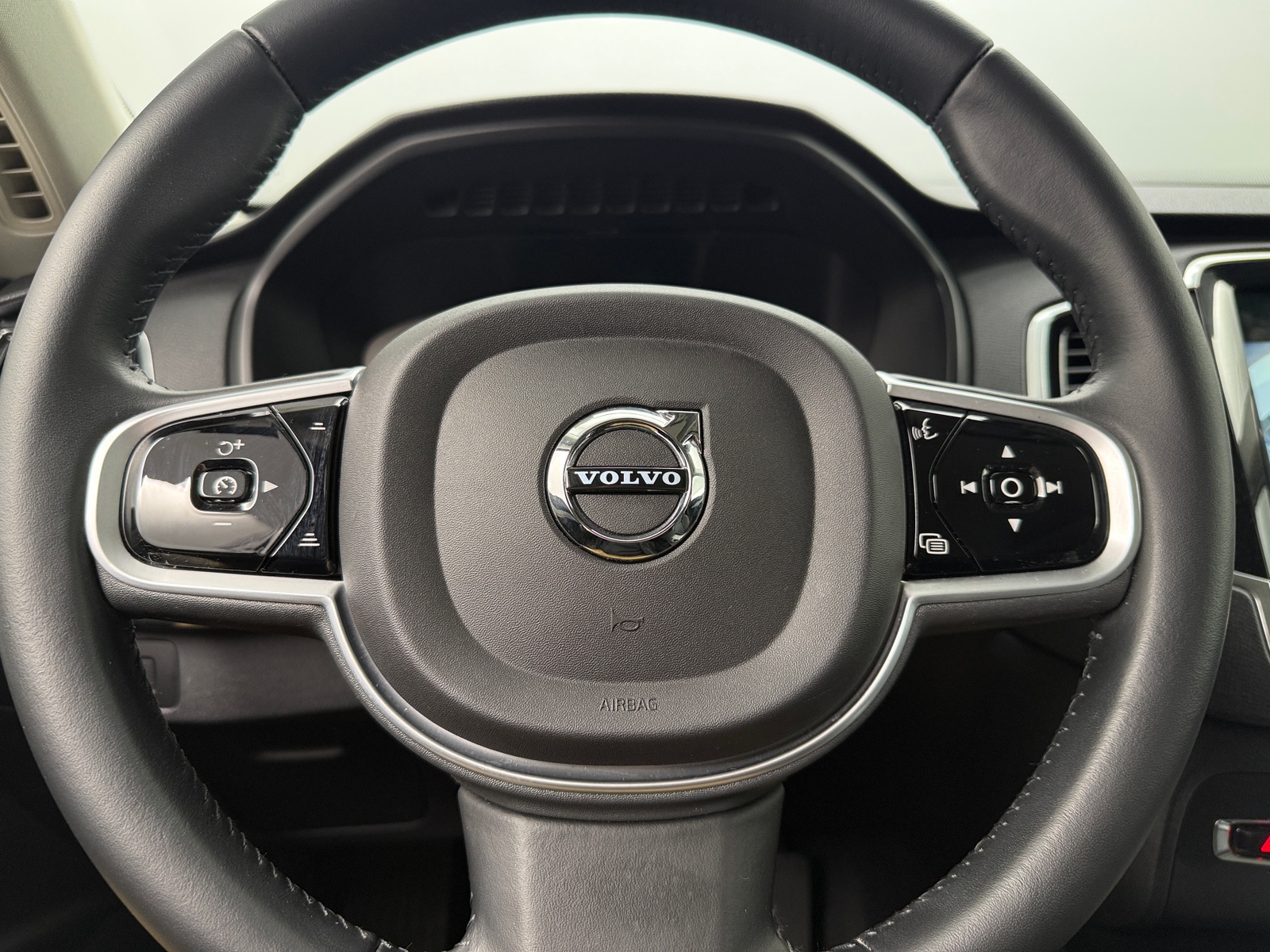 Thumbnail: 2021 Volvo XC90 - 4