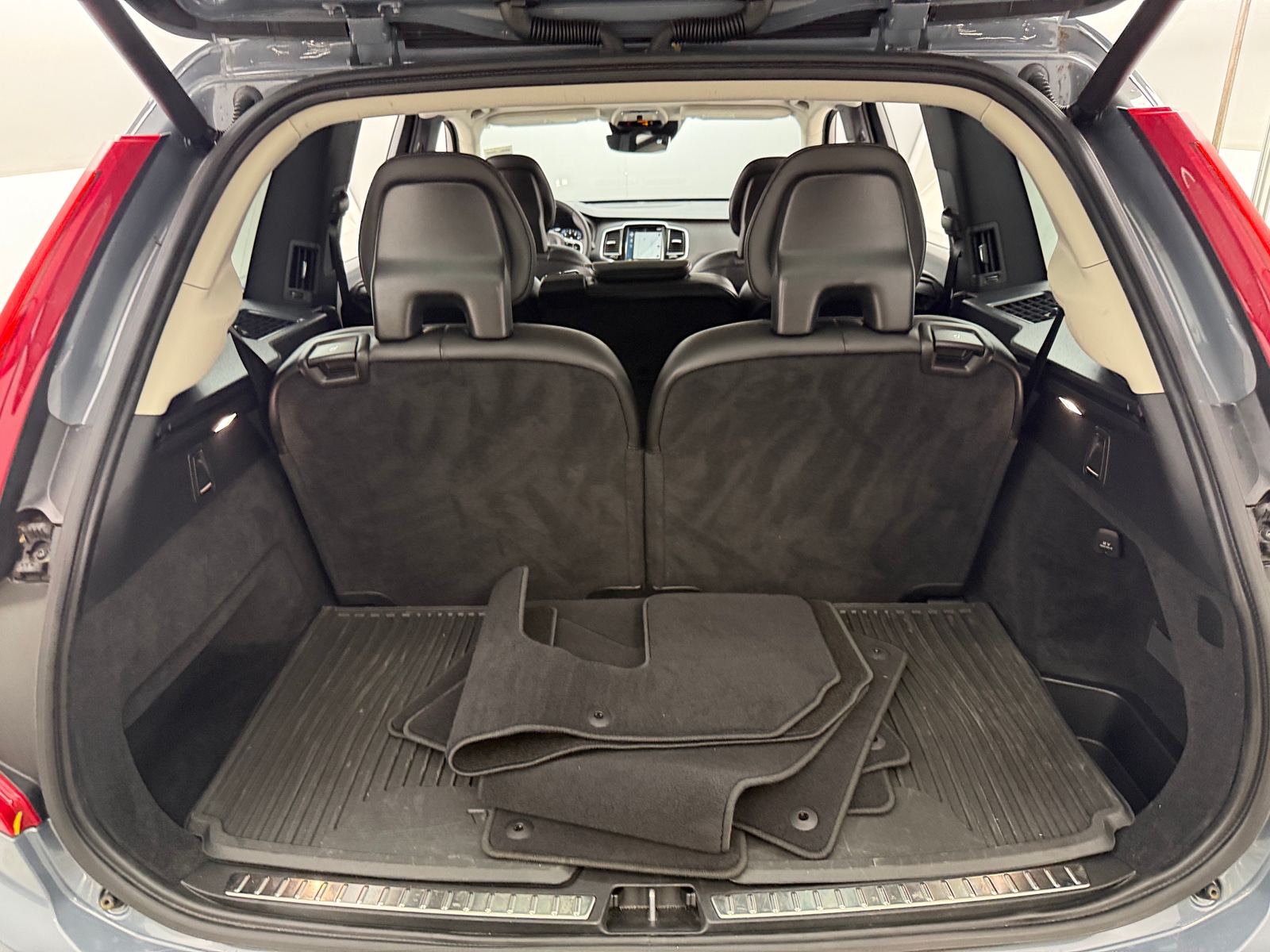 Thumbnail: 2021 Volvo XC90 - 6